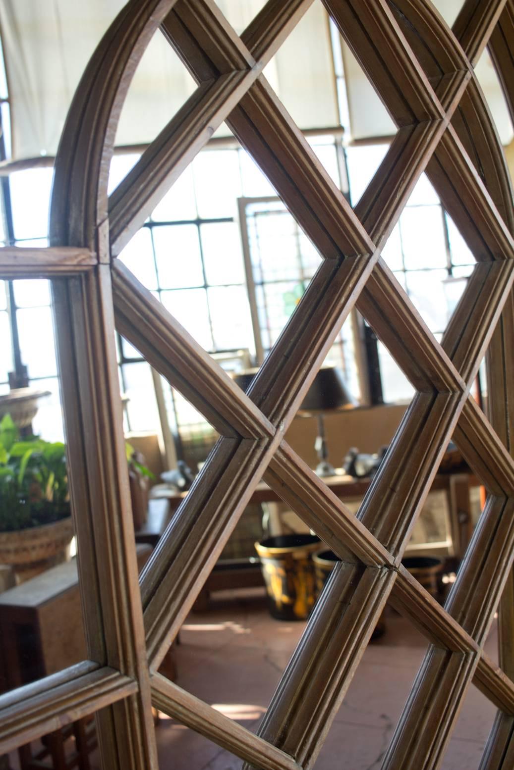 Antique Gothic Window Mirrored In Good Condition In Calgary, Alberta