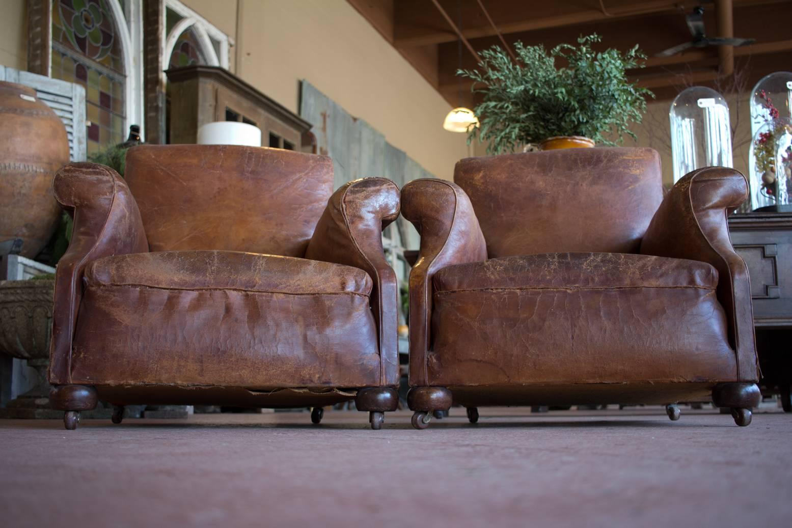 Pair of English Vintage Leather Chairs In Good Condition In Calgary, Alberta