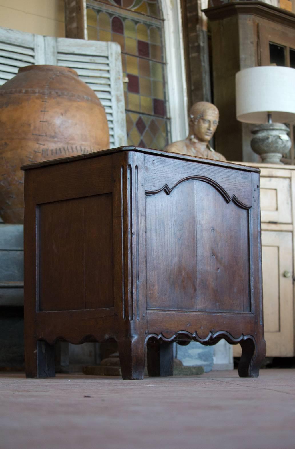 Early 19th Century French Coffer In Good Condition In Calgary, Alberta
