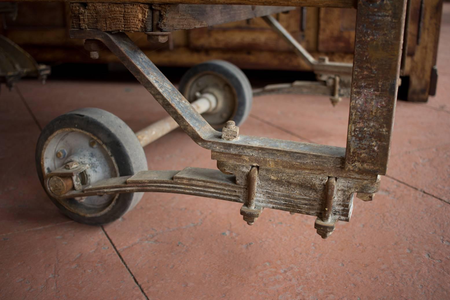 Rare Antique Factory Cart In Good Condition In Calgary, Alberta