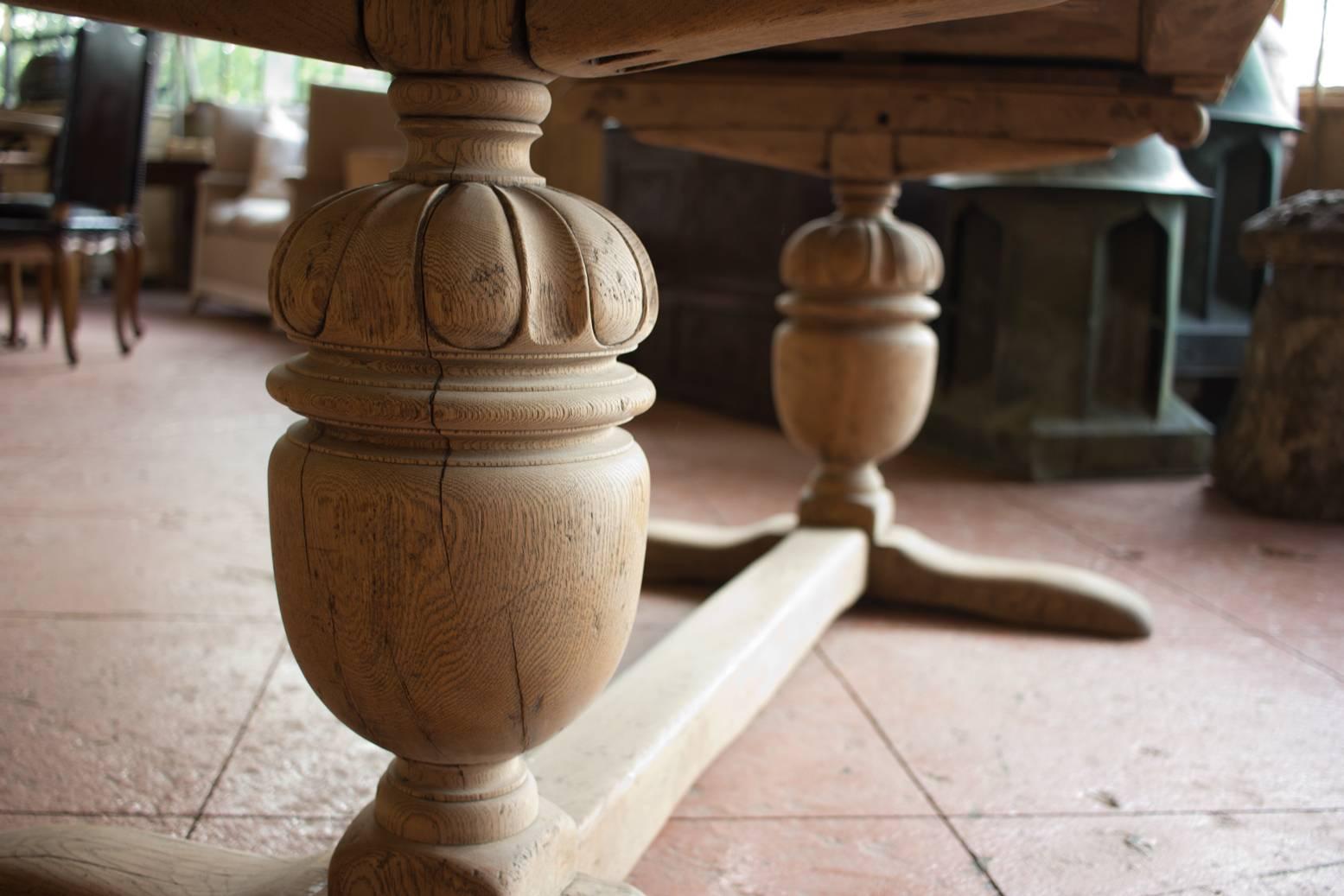 Antique English Tudor Revival Table In Good Condition In Calgary, Alberta