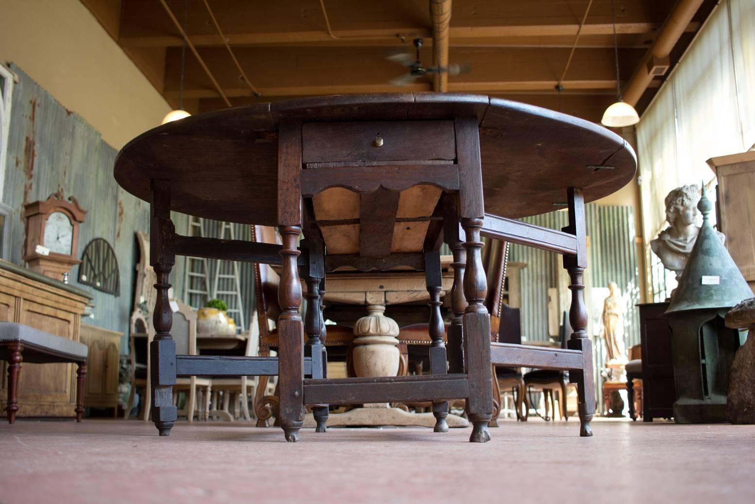 British 17th Century Antique Oak Gate Leg Table