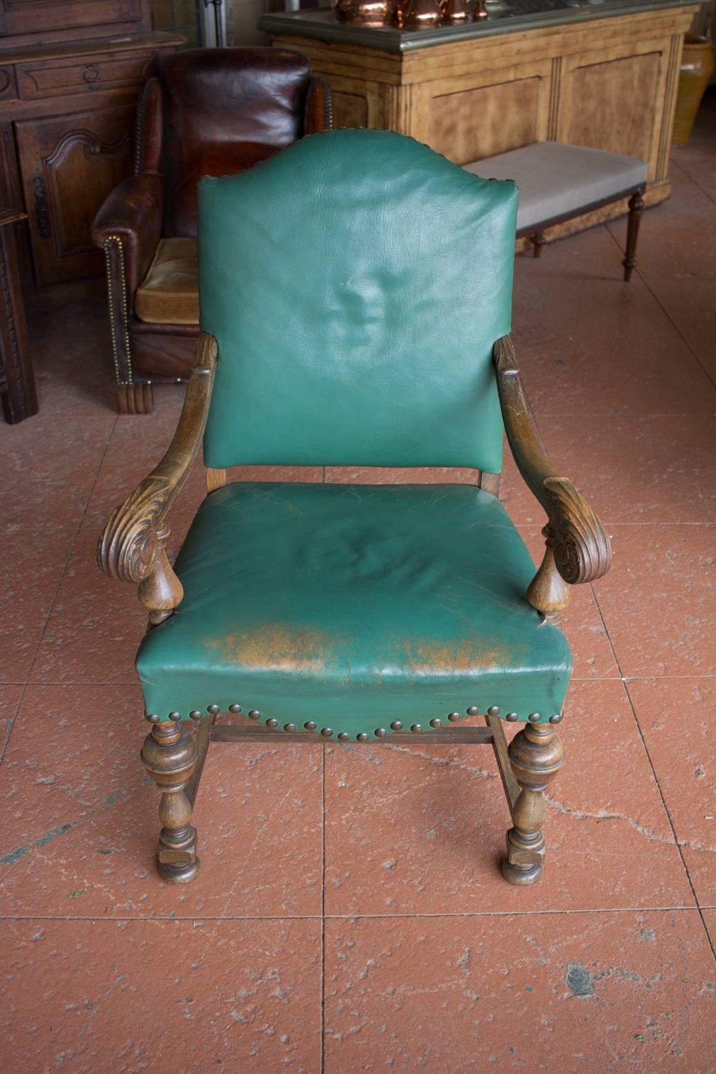 Antique English Leather Armchair In Good Condition In Calgary, Alberta
