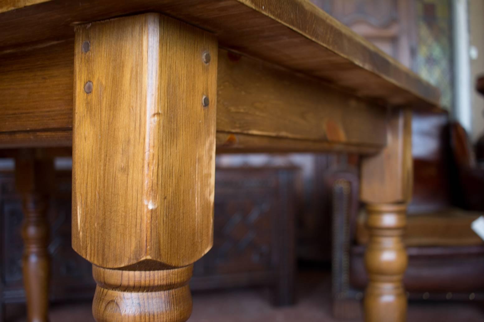 Late Victorian Victorian English Pub Table