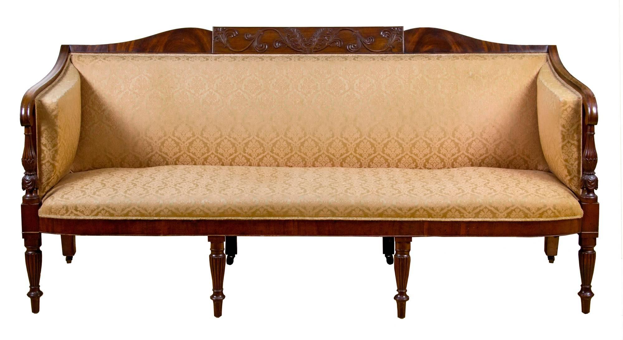 American Carved Mahogany Sheraton Sofa, Salem, circa 1800-1810, McIntyre For Sale