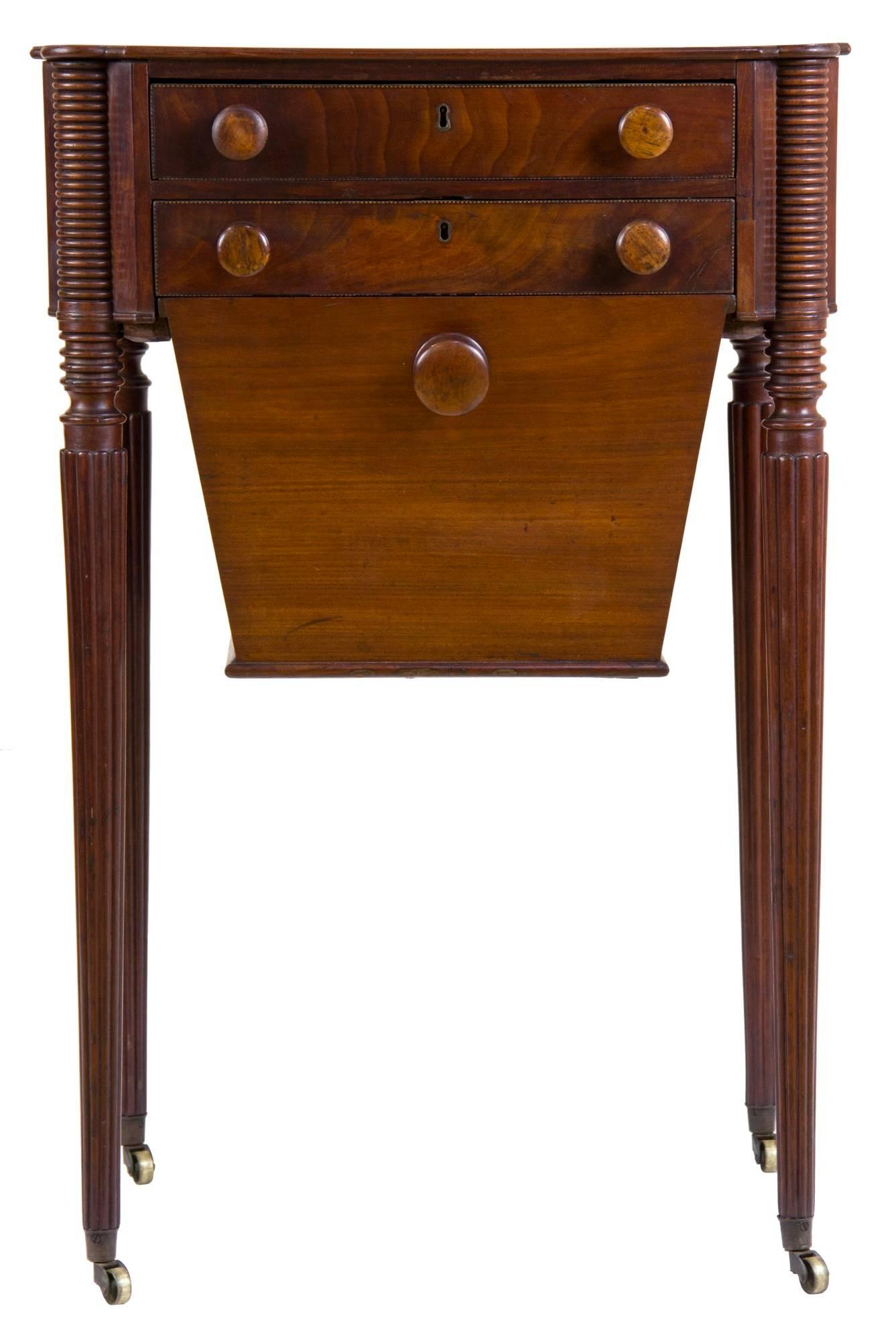 19th Century Classical Sheraton Mahogany Worktable Reeded Legs, Seymour or Circle, circa 1805 For Sale