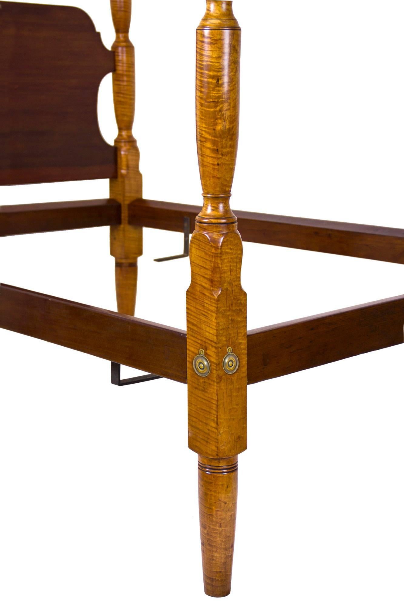 Sheraton Figured Tiger Maple Tall Post Bed, Probably Pennsylvania, Early 19th Century For Sale