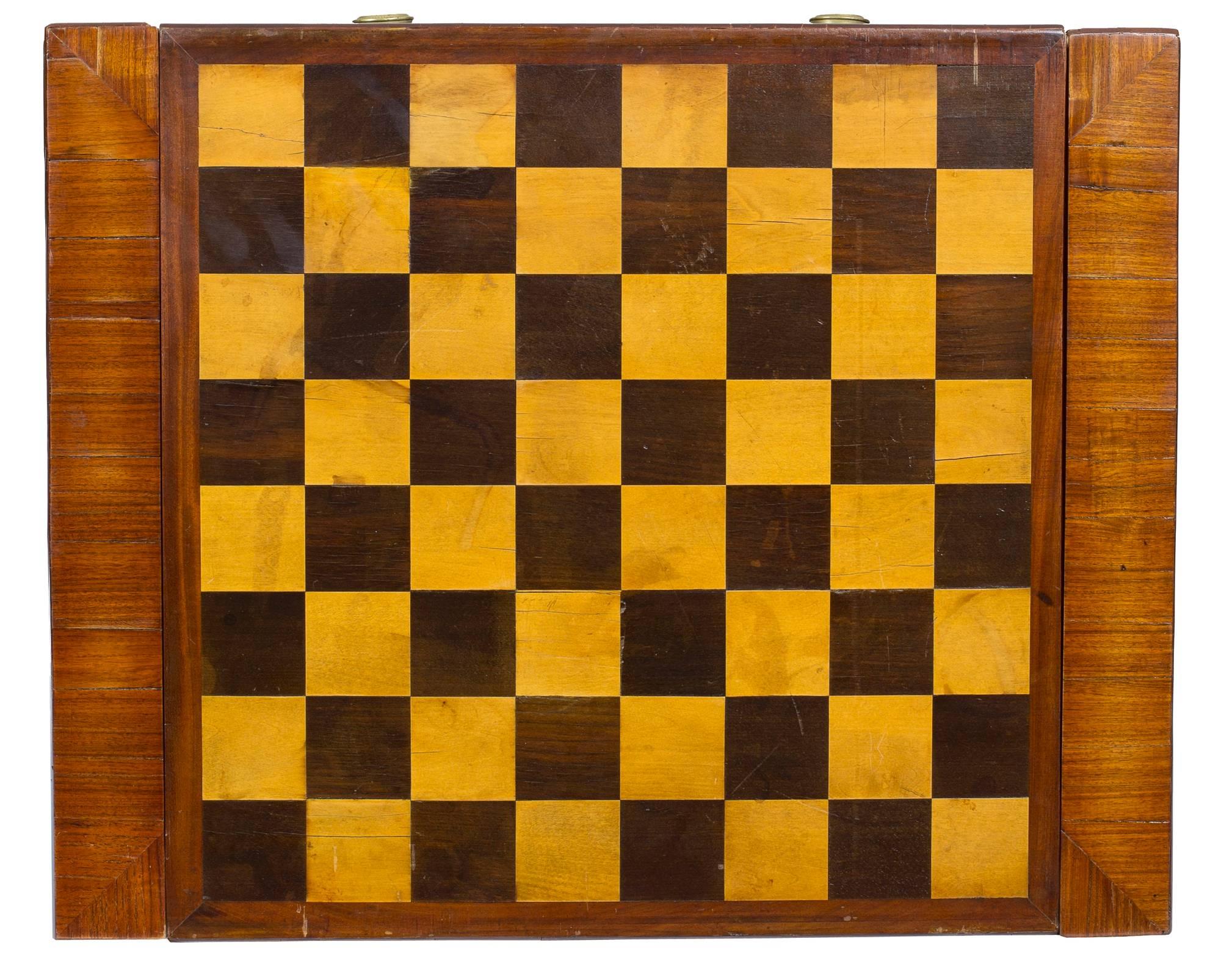 Federal/ Sheraton Mahogany Inlaid Games Table, New England, circa 1810 For Sale 2