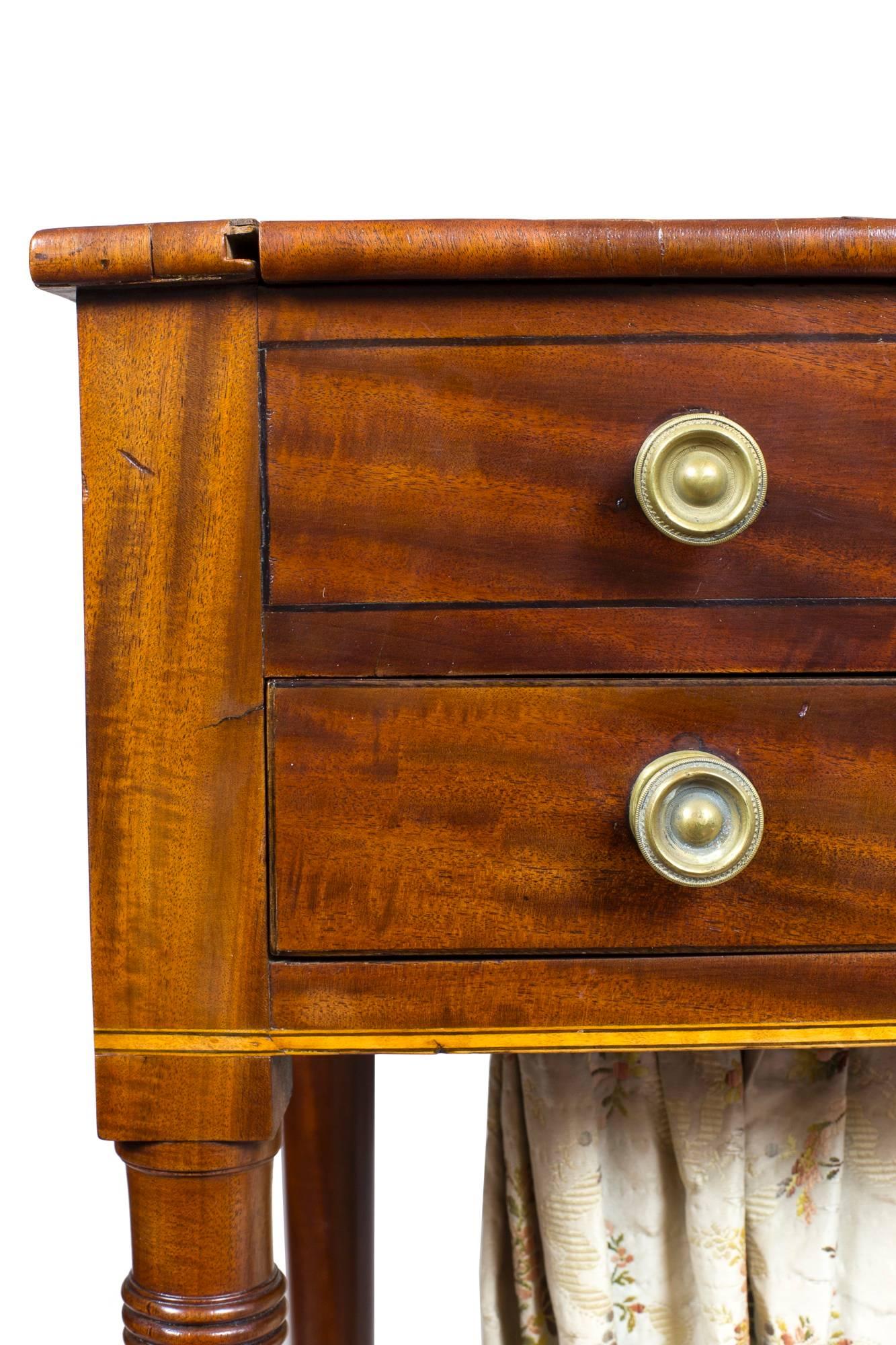 Federal/ Sheraton Mahogany Inlaid Games Table, New England, circa 1810 For Sale 4