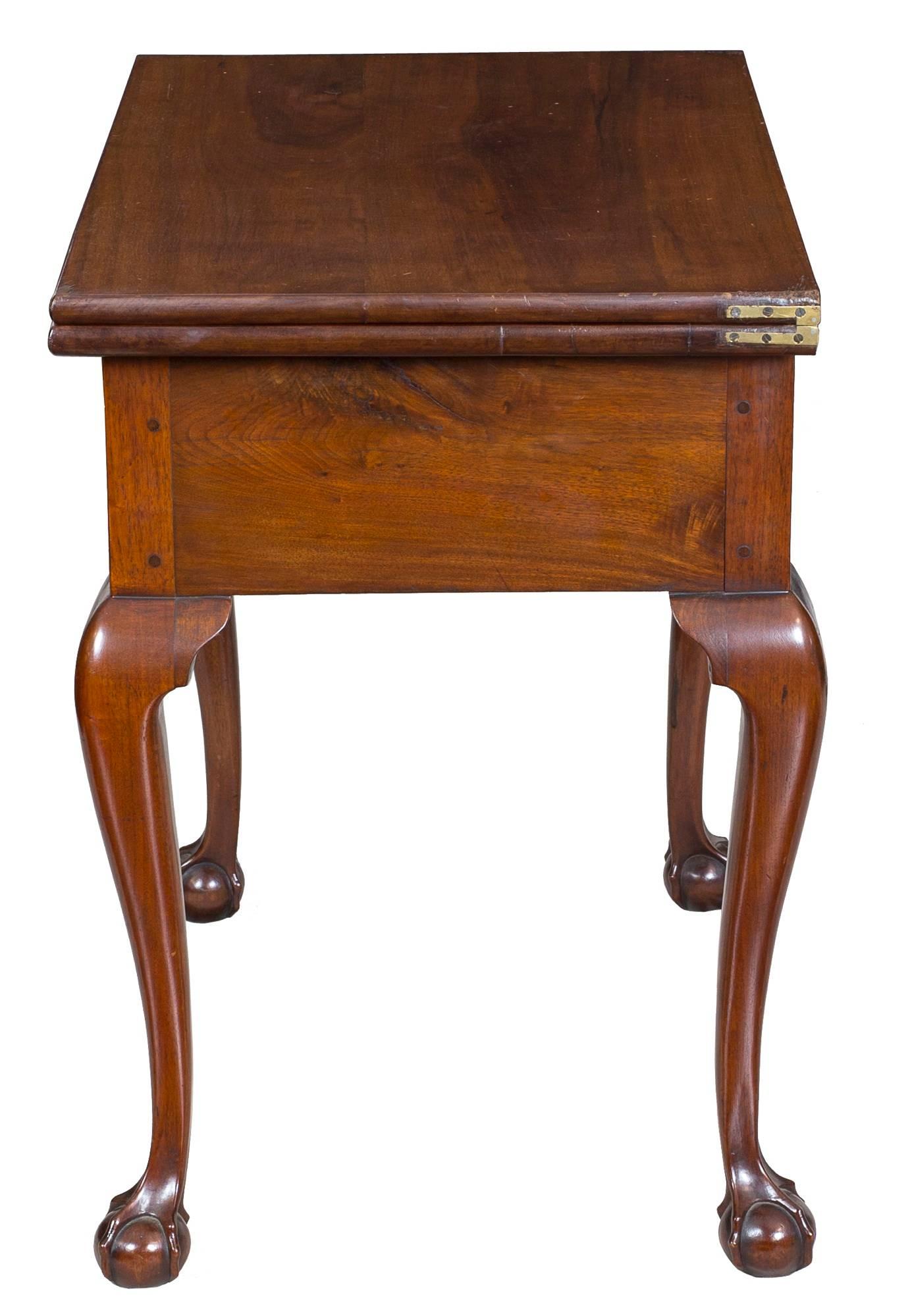 Walnut Chippendale Card table with Full Drawer and Claw and Ball Feet, Philadelp For Sale 2