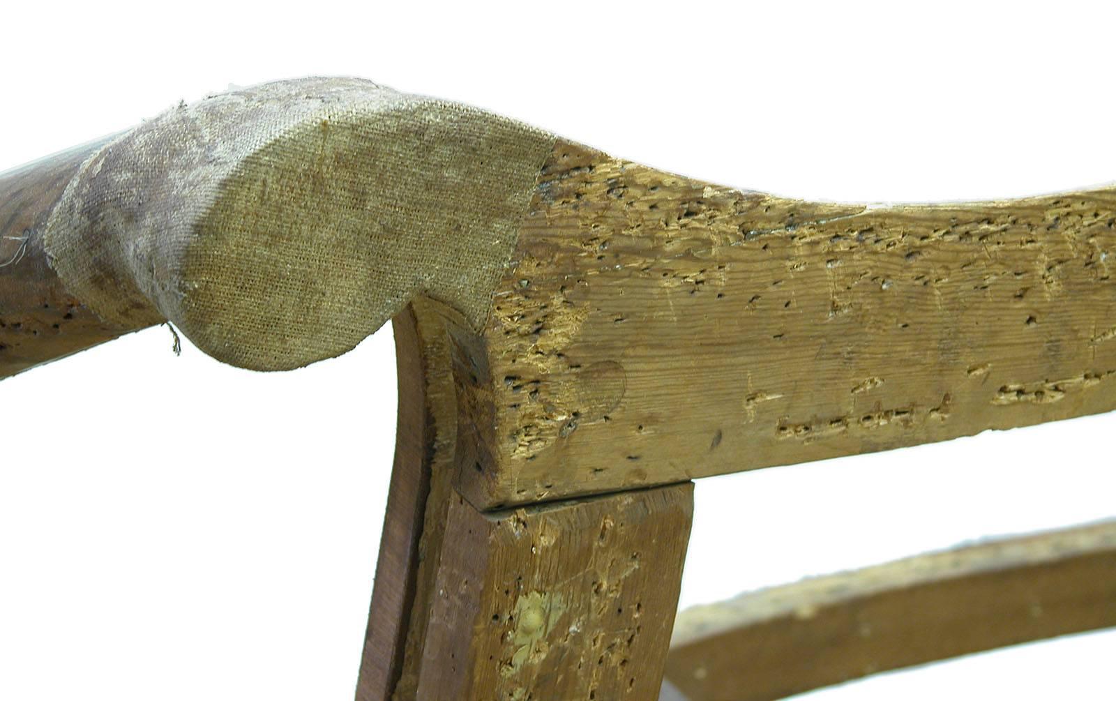 Mahogany Hepplewhite Camelback Sofa with Serpentine Back and Seat with Spade Fee For Sale 2