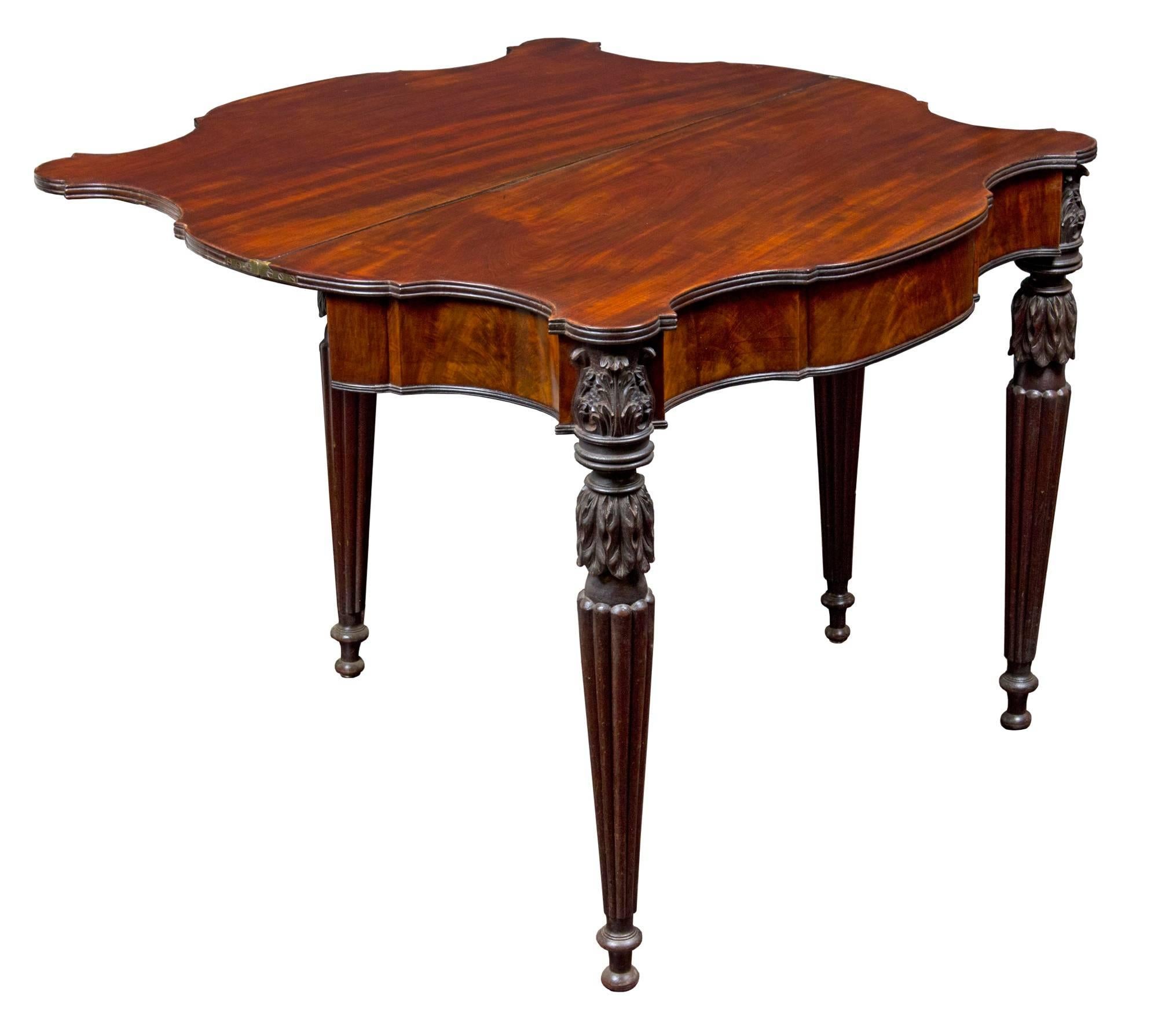 Outstanding Mahogany Sheraton Carved Card Table, Salem, 1810-1815 In Excellent Condition For Sale In Providence, RI