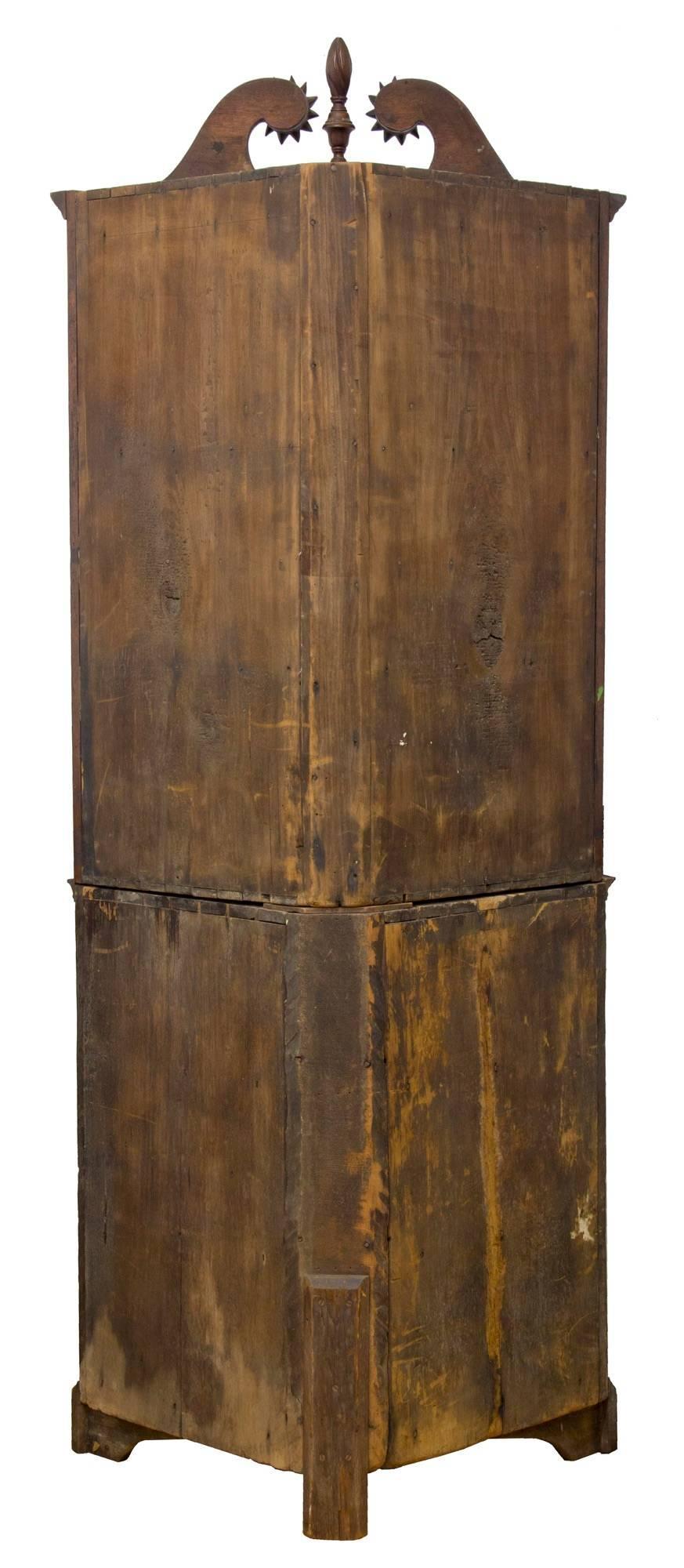 Rare Early Chippendale Walnut Corner Cupboard, Lancaster County, PA, circa 1740 2