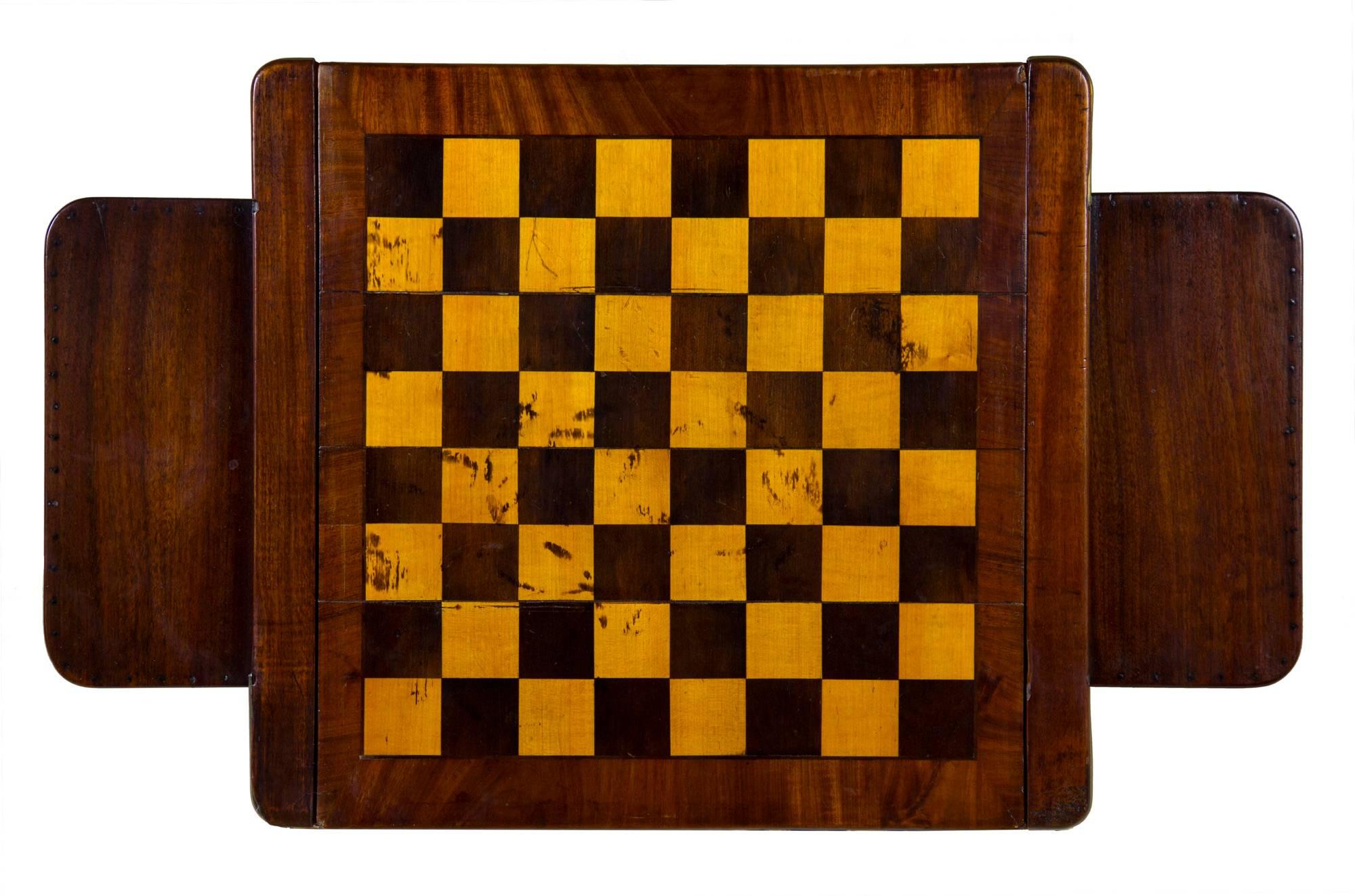 American Classical Brass Inlaid Mahogany Worktable with Inlaid Game Board circa 1820-1830 For Sale