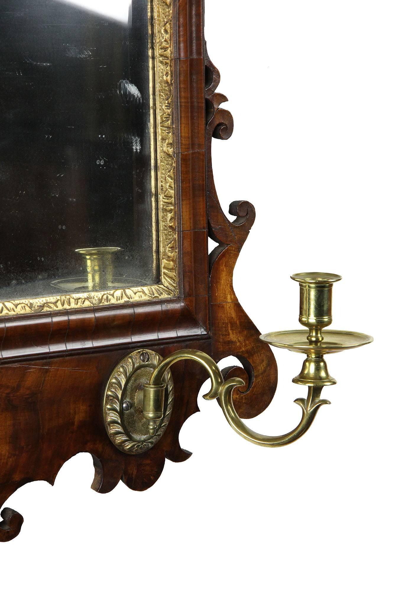 Queen Anne / George II Walnut Mirror with Candlesticks, England, circa 1750-1760 In Excellent Condition For Sale In Providence, RI