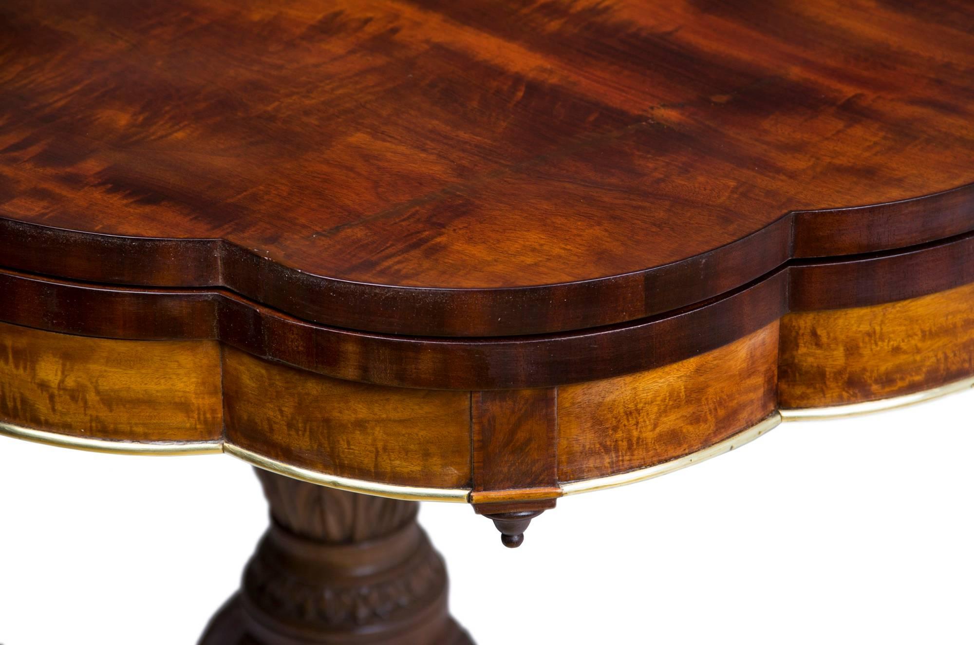 Federal Brass & Carved Mahogany/Satinwood Elliptical Trick Leg Card Table, NY In Excellent Condition For Sale In Providence, RI