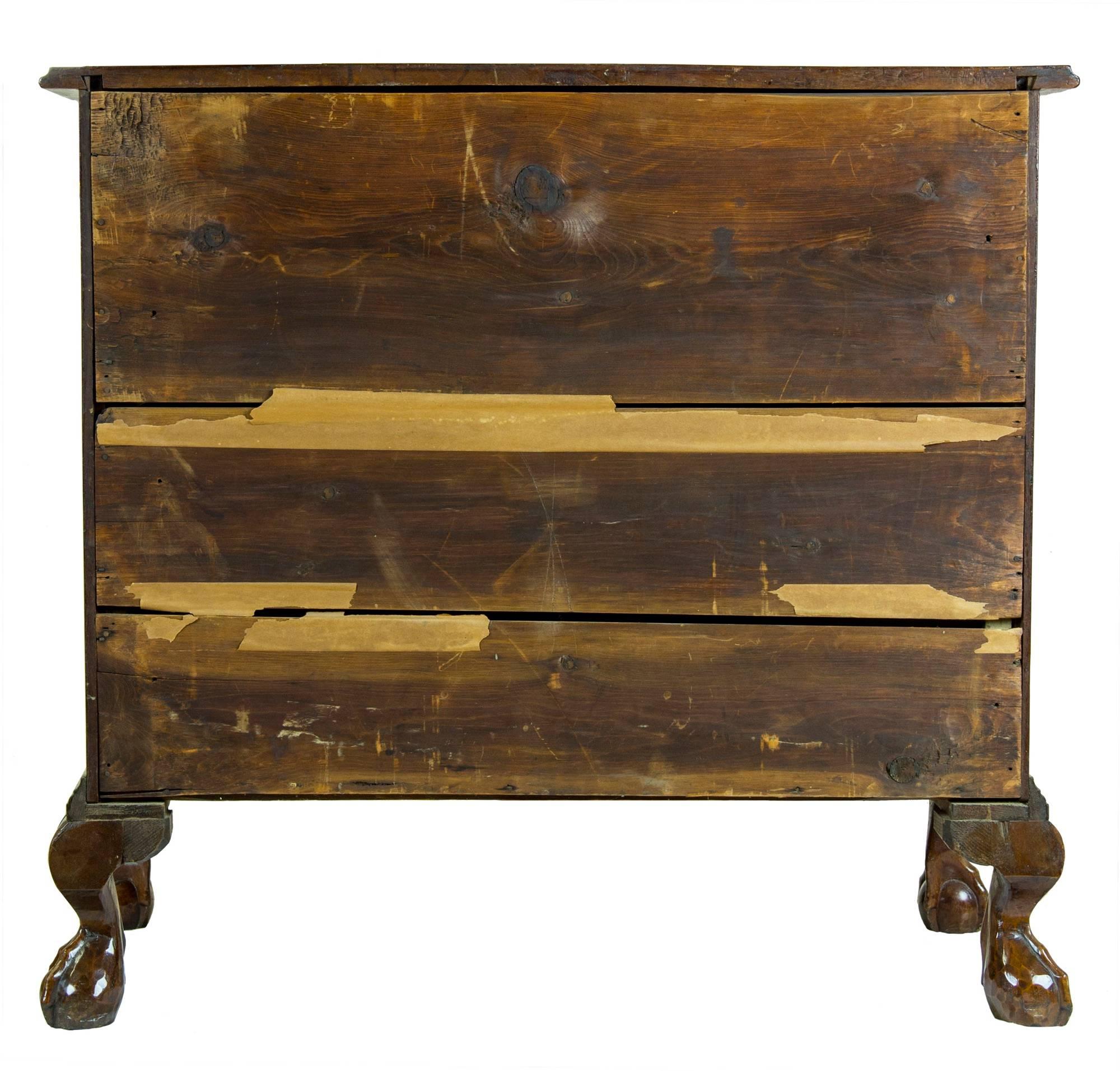 Late 18th Century Small Chippendale Mahogany Oxbow Chest of Drawers Claw and Ball Feet, circa 1770 For Sale