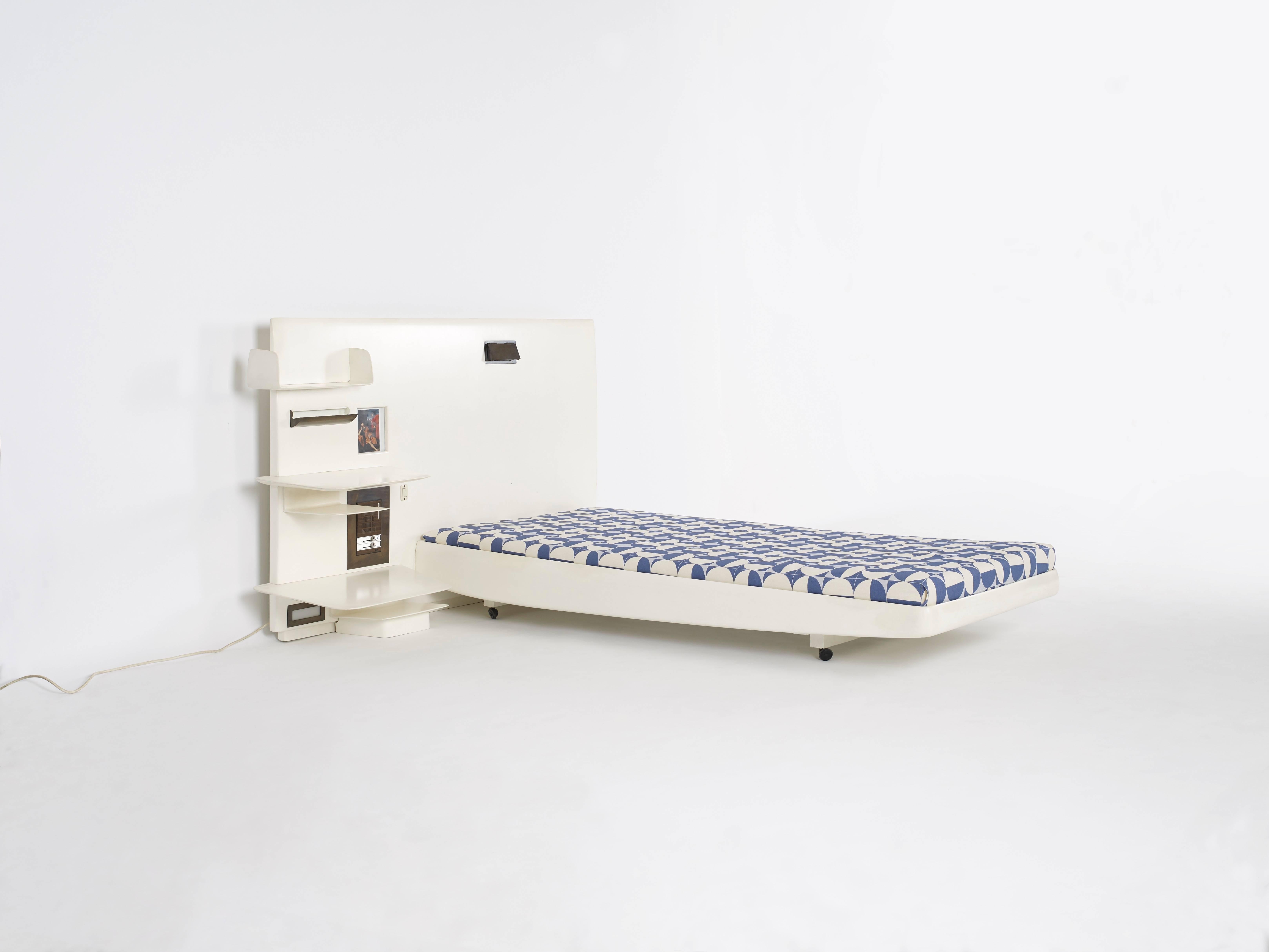 Italian Gio Ponti Headboard and Daybed for X Selettiva of Cantu' For Sale