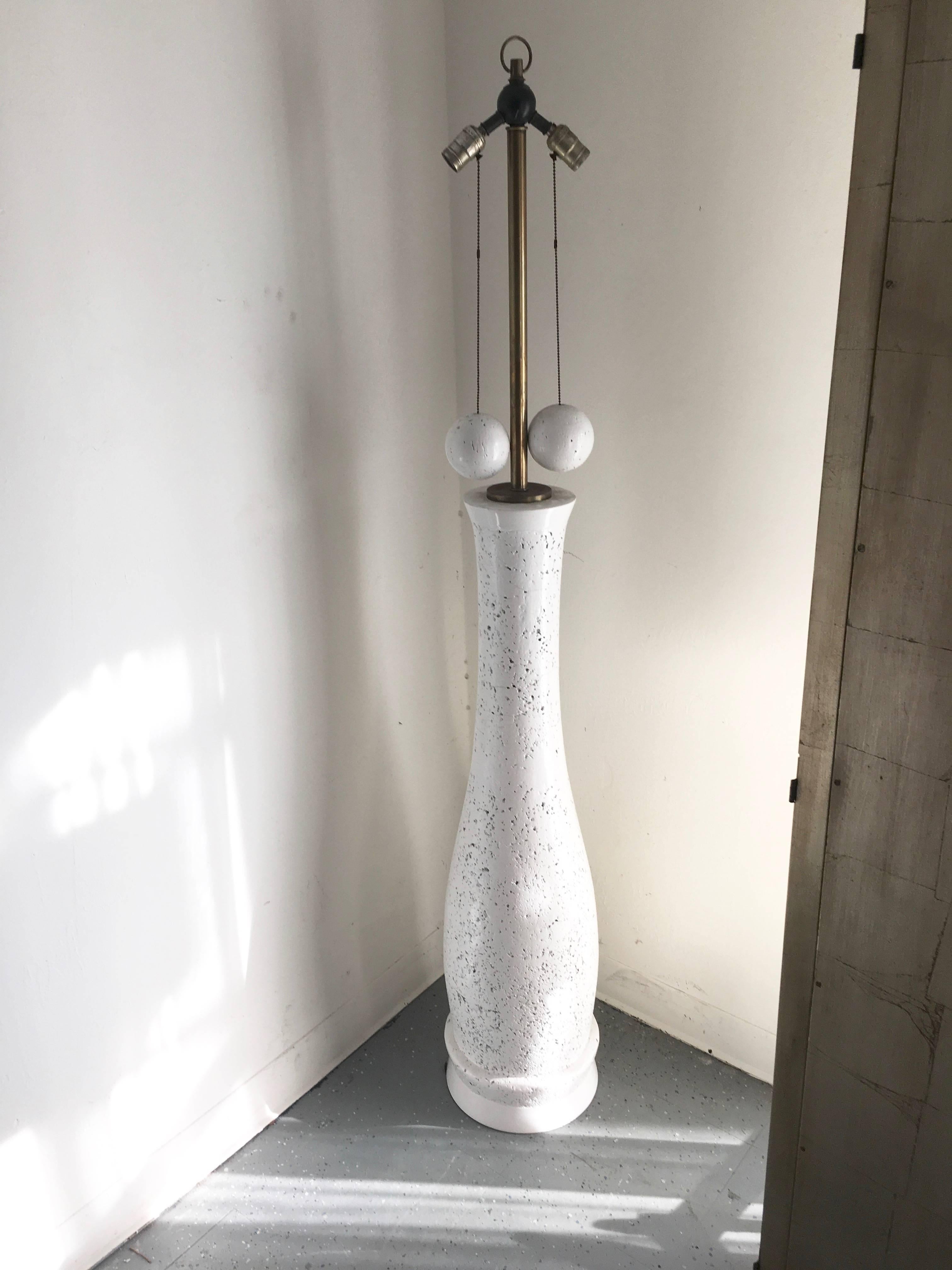 Monumental White Lacquered Cork Floor Lamp in the Manner of Milo Baughman In Excellent Condition In Los Angeles, CA