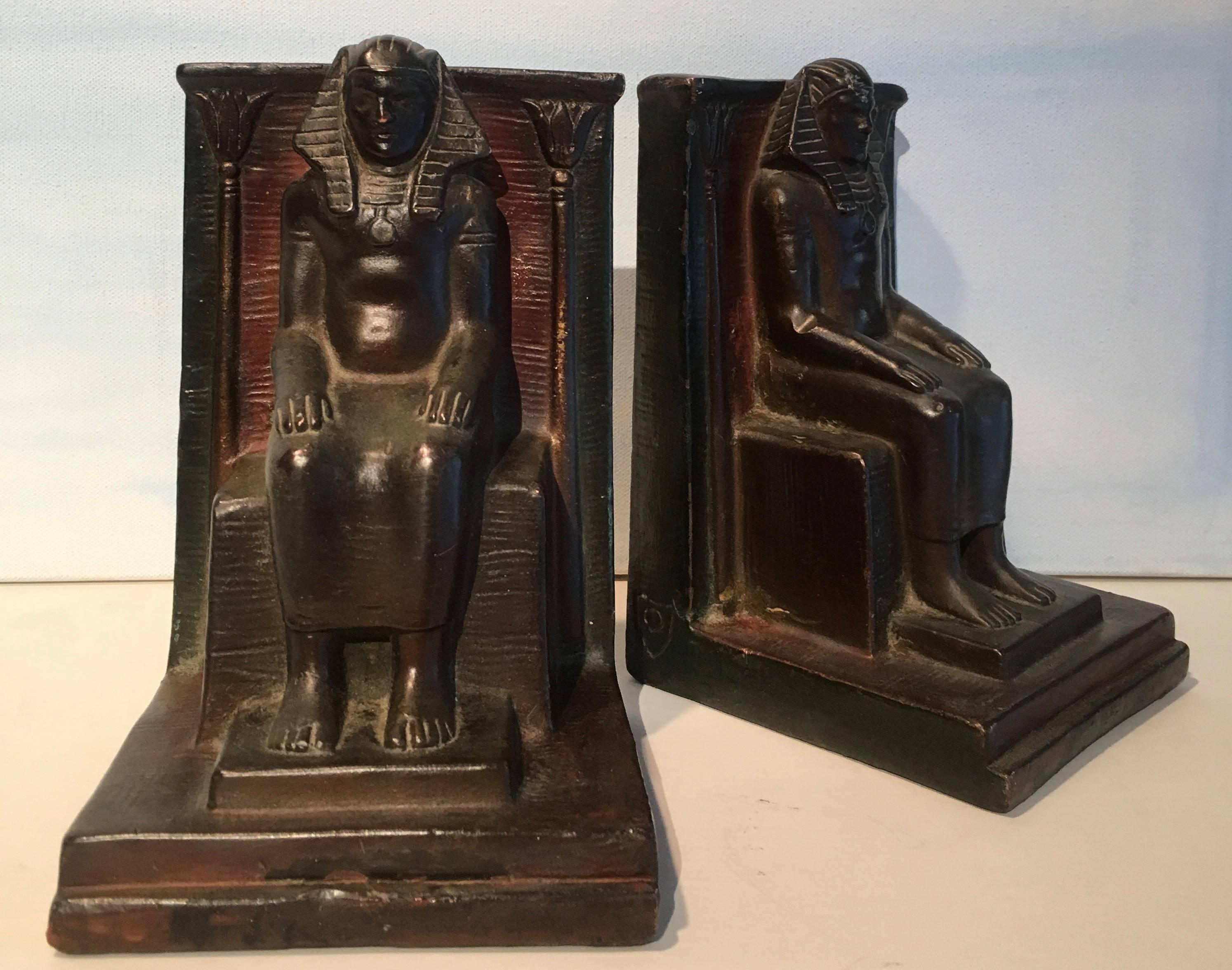 Beautiful vintage copper Pharaoh bookends, copper is formed over plaster form under. Believed to be memorabilia having to do with the King Tut exhibition and craze in the mid-1970s.