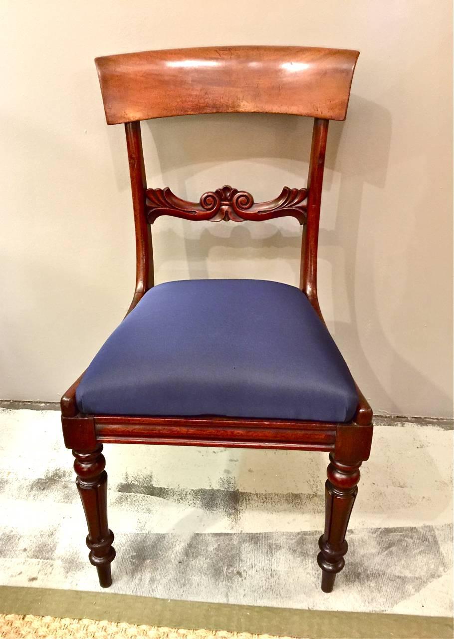 Four English Regency Klismos Side or Dining Chairs, circa 1820-1830 In Excellent Condition In Los Angeles, CA