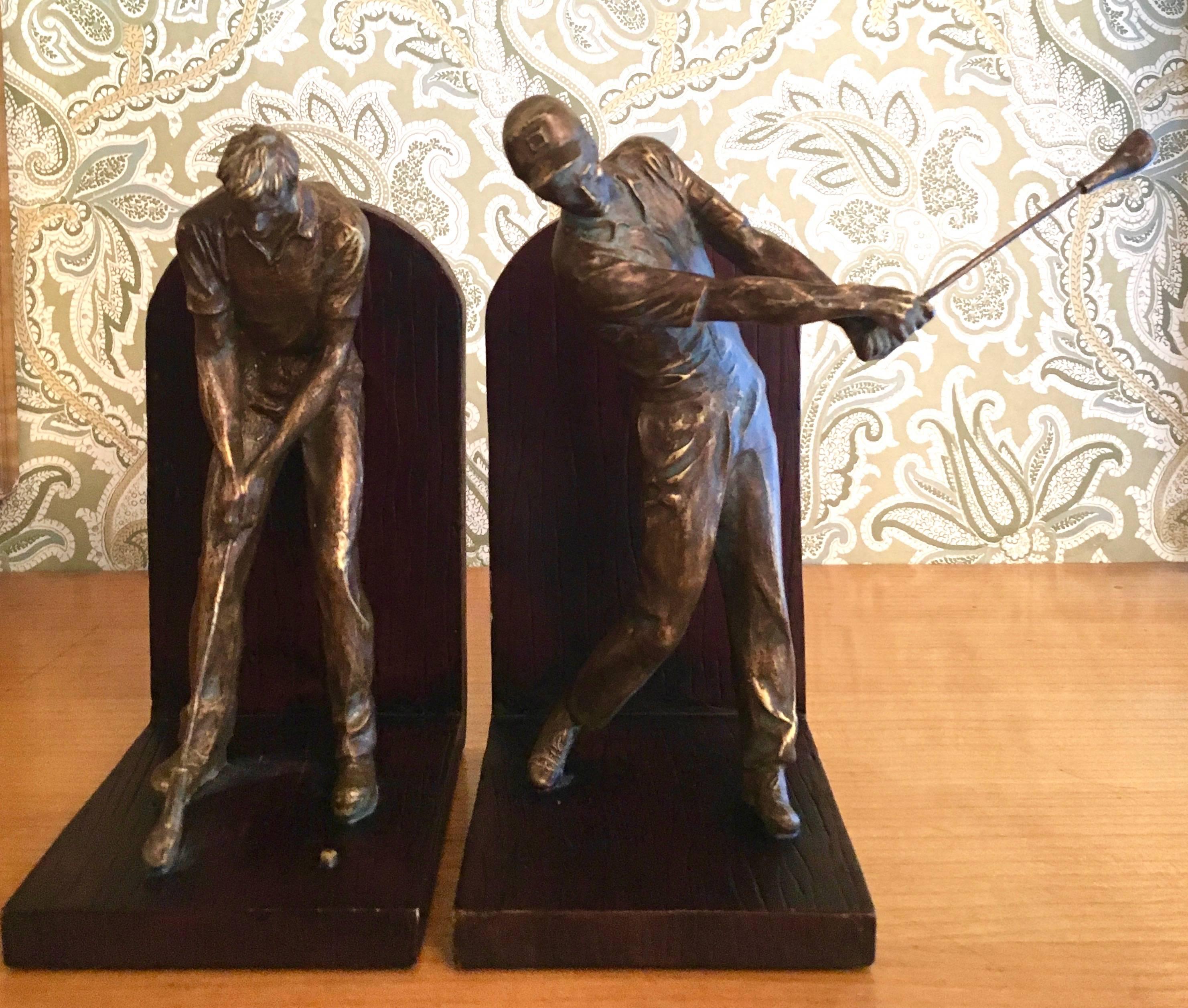 Pair of bookends with phenomenal three dimensional golfer, perfect for dad or the guy that has to spend his weekend on 18 holes. 

A compliment to the avid Golfer desk, office or shelf.   A perfect fathers day or bosses day gift.