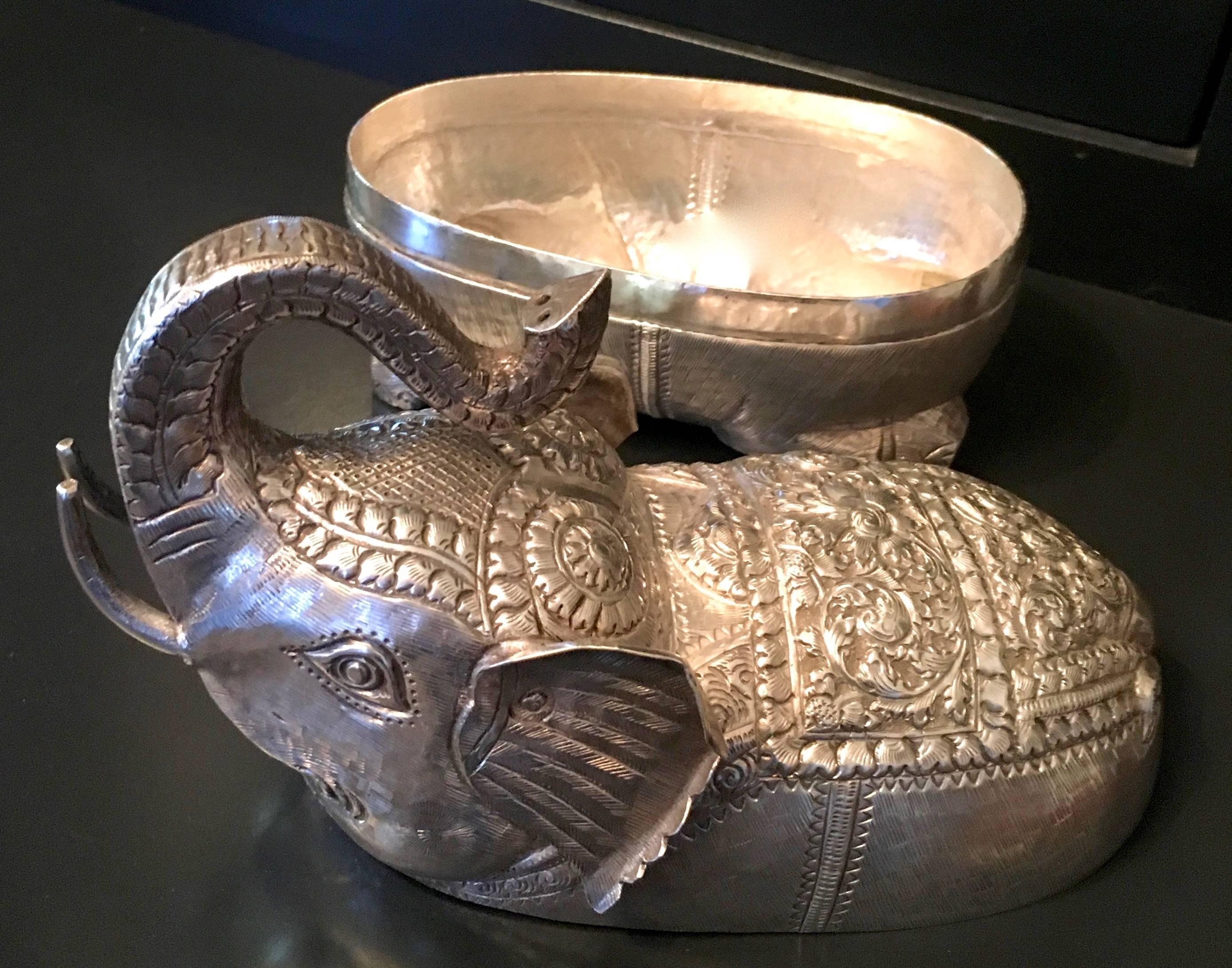 Impressive Sterling Silver Elephant Box In Excellent Condition In Los Angeles, CA