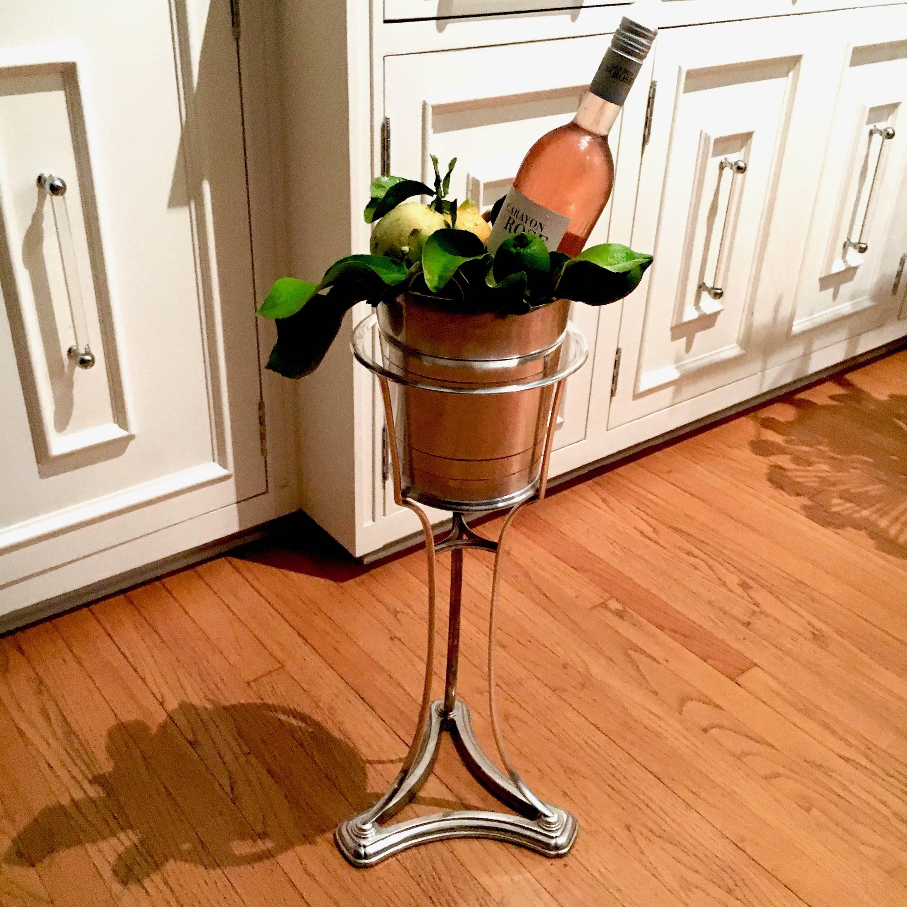 Silver Plate Ice Champagne Wine Bucket/cooler in Stand In Excellent Condition In Los Angeles, CA