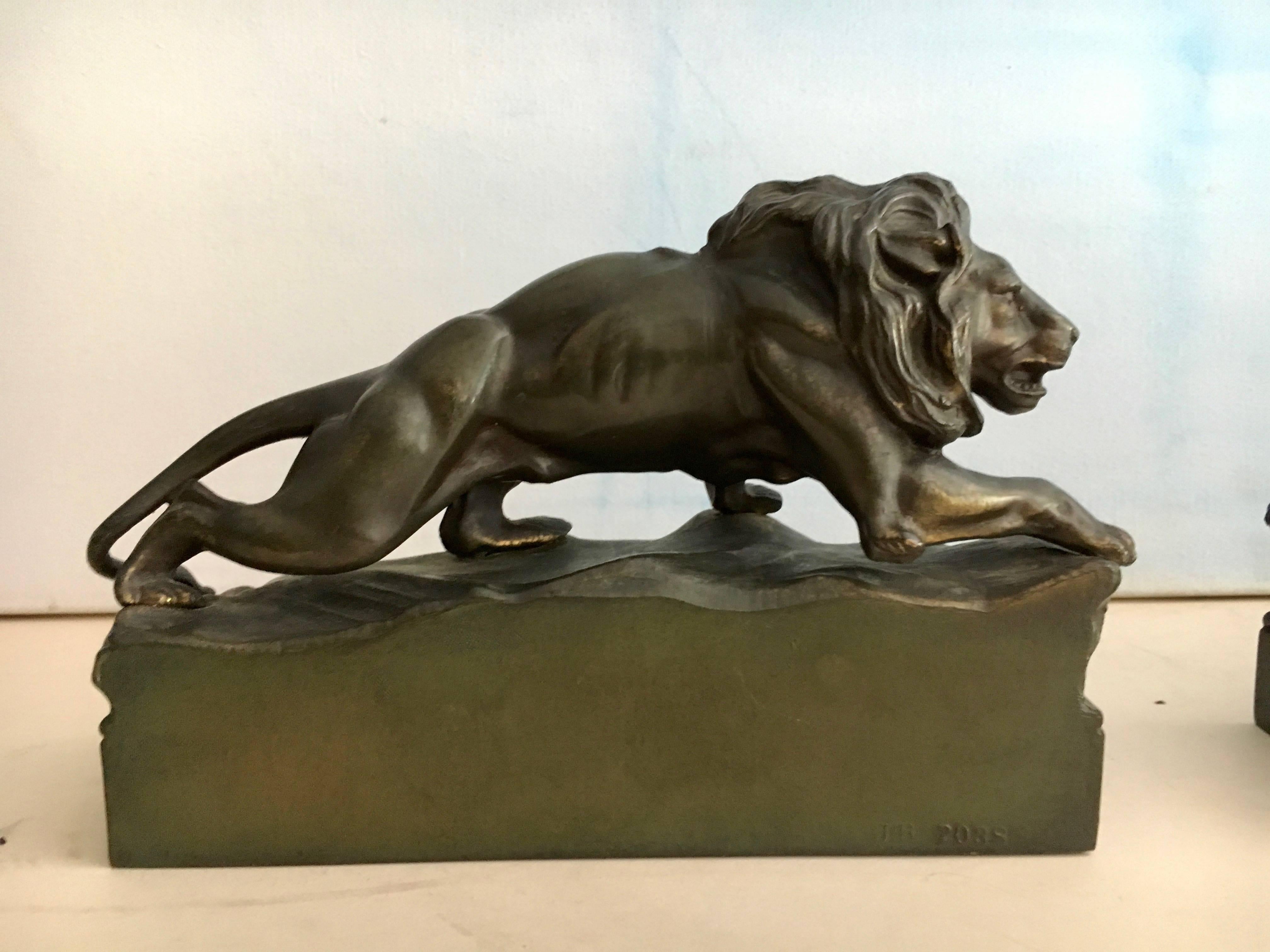 Pair of Bronze Lion Bookends Sculptures In Excellent Condition In Los Angeles, CA
