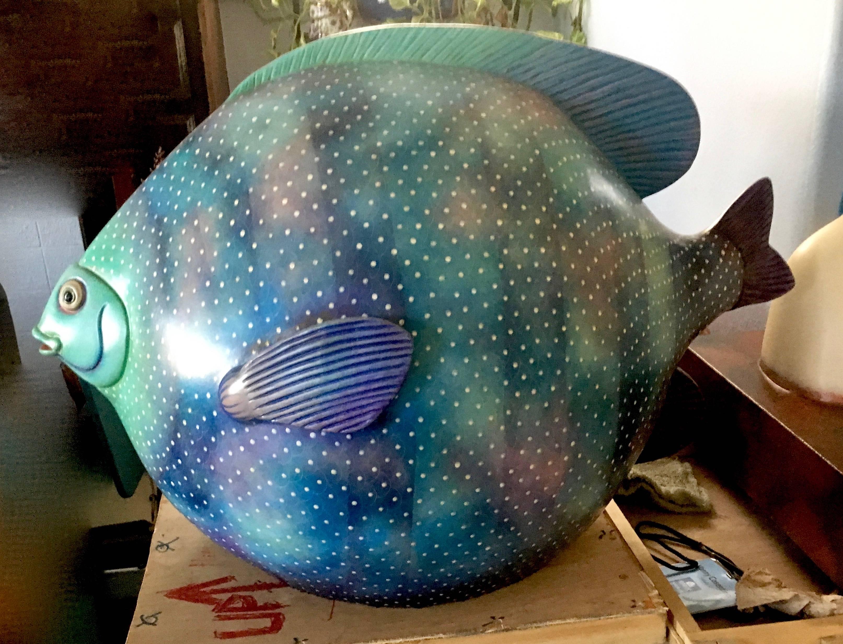 Pareja de Esculturas de Peces de Cerámica Firmadas por el Artista Mexicano Sergio Bustamante Glaseado en venta
