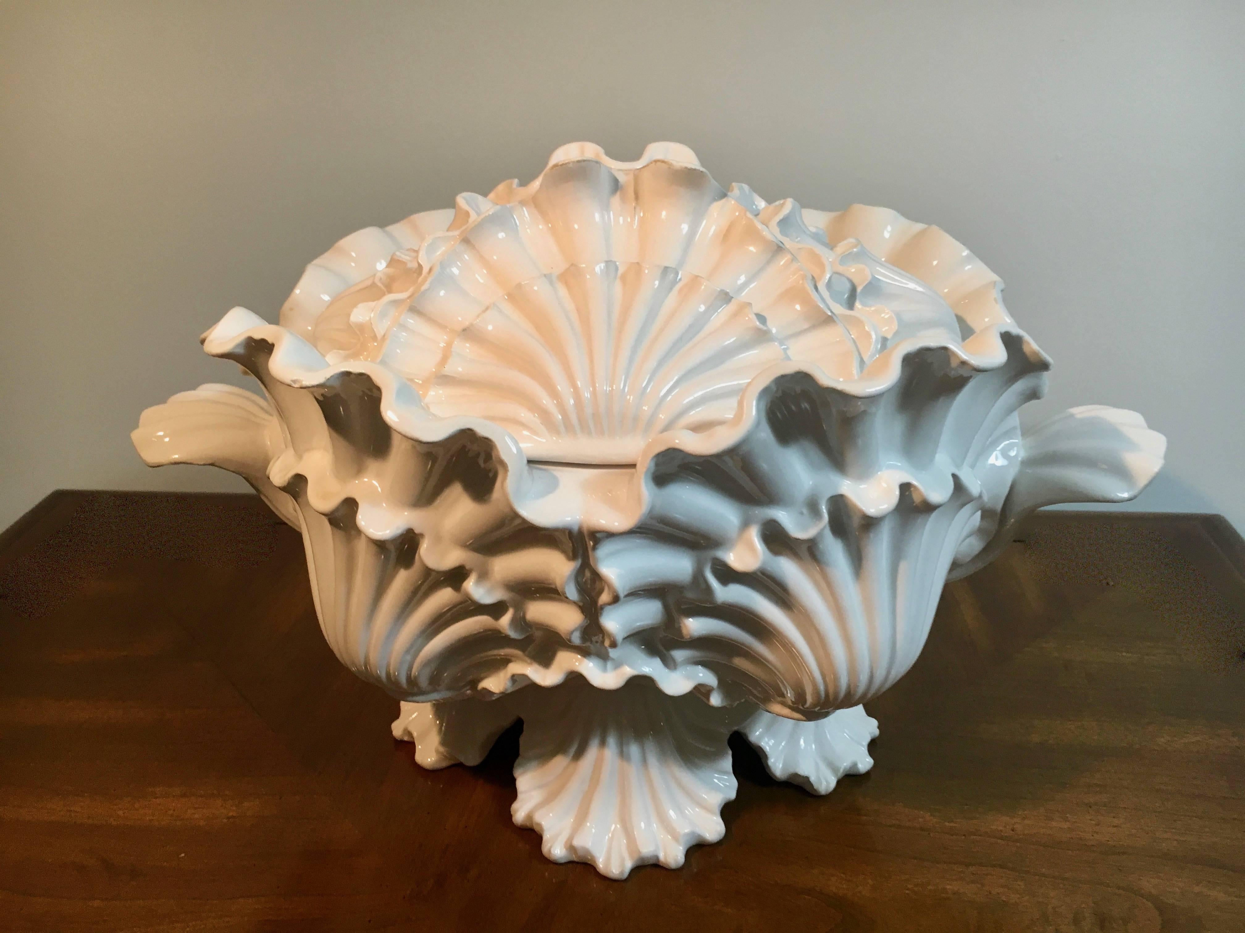 Italian ceramic shell motif soup tureen, a beautifully designed piece, perfect for your home by the ocean or water or to serve your families lobster bisque or clam chowder recipes!