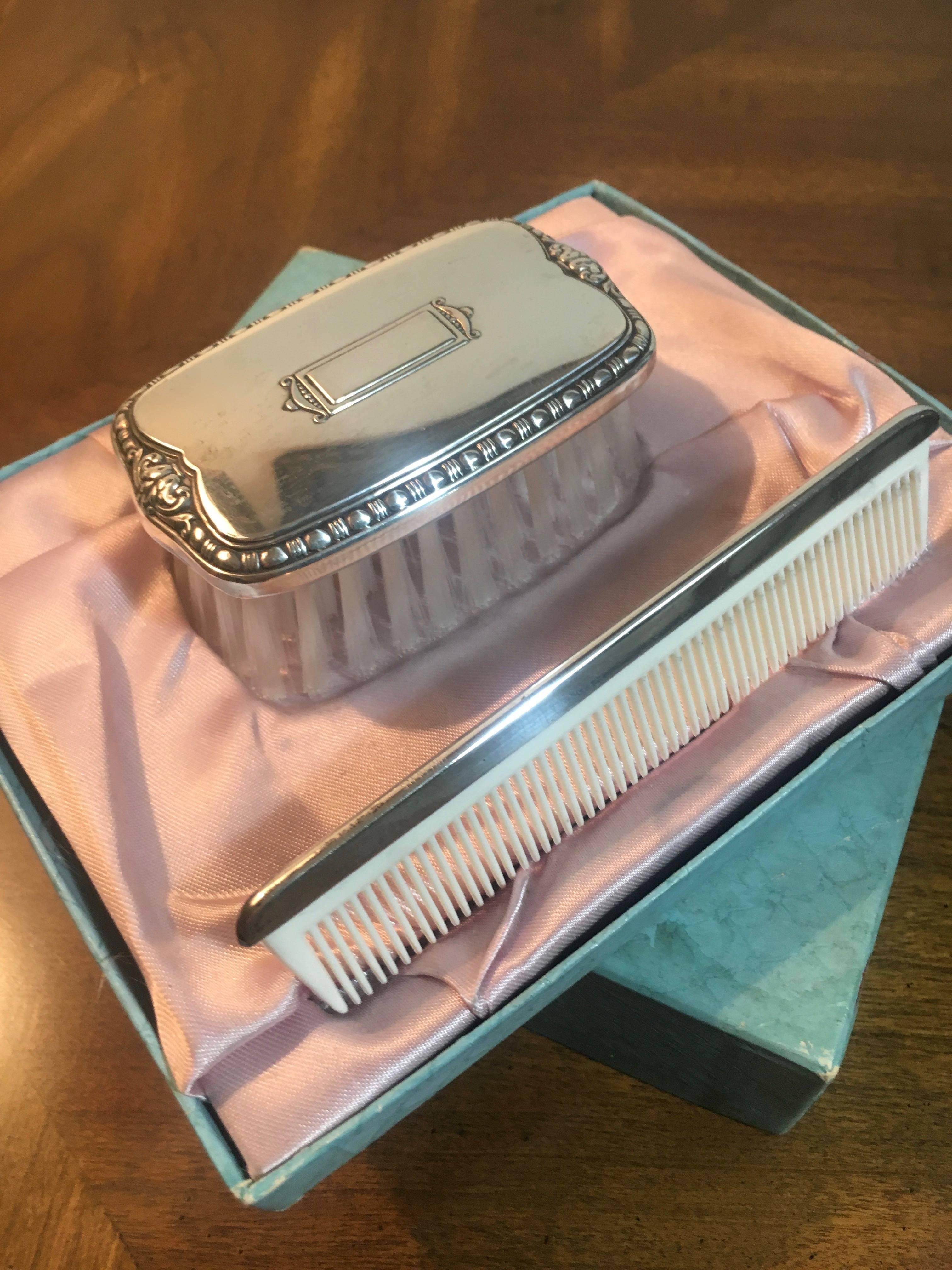 Engravable Sterling Silver Baby Brush & Comb In Excellent Condition In Los Angeles, CA