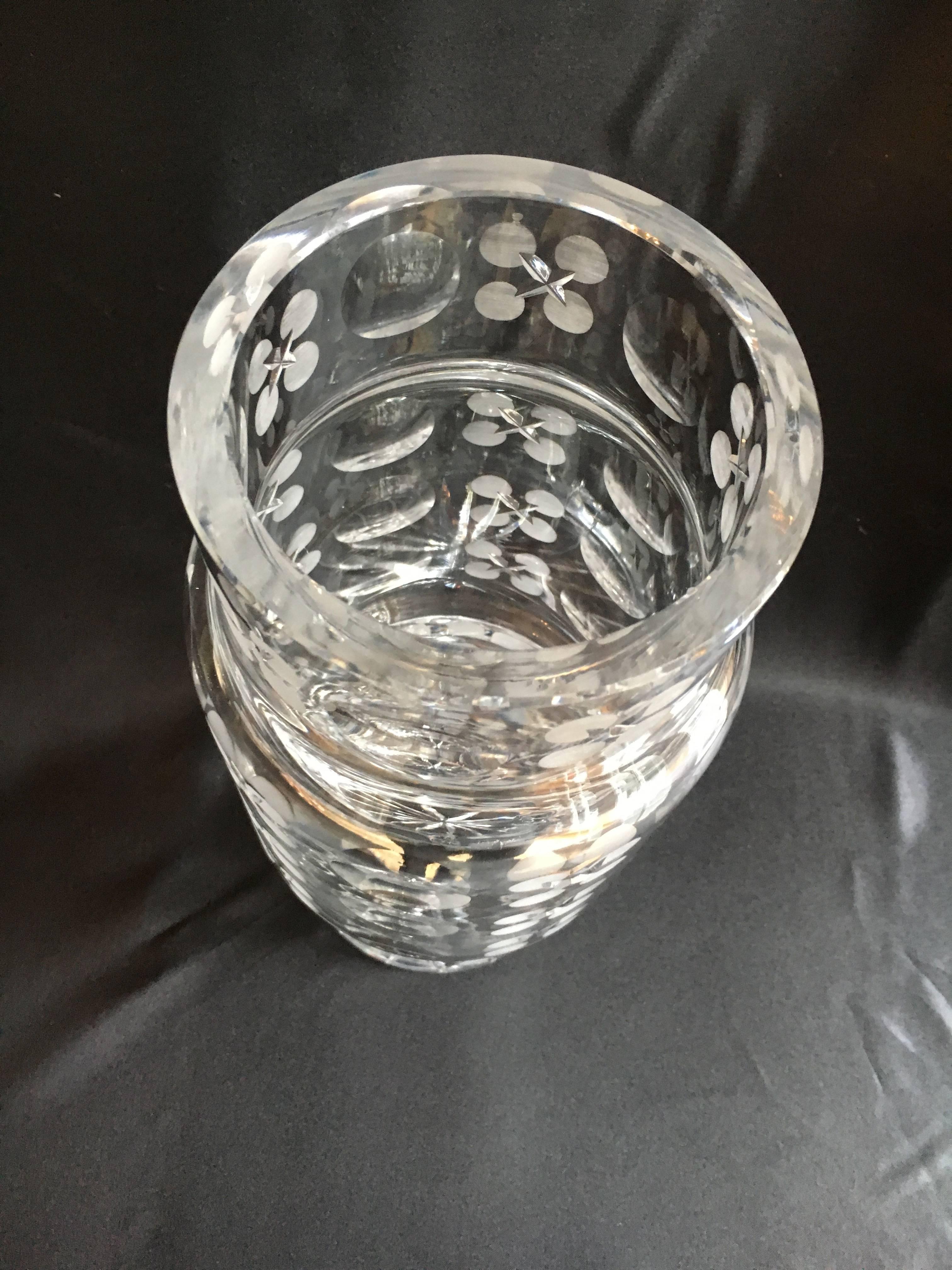 Modern Crystal Cylinder Vase In Excellent Condition In Los Angeles, CA