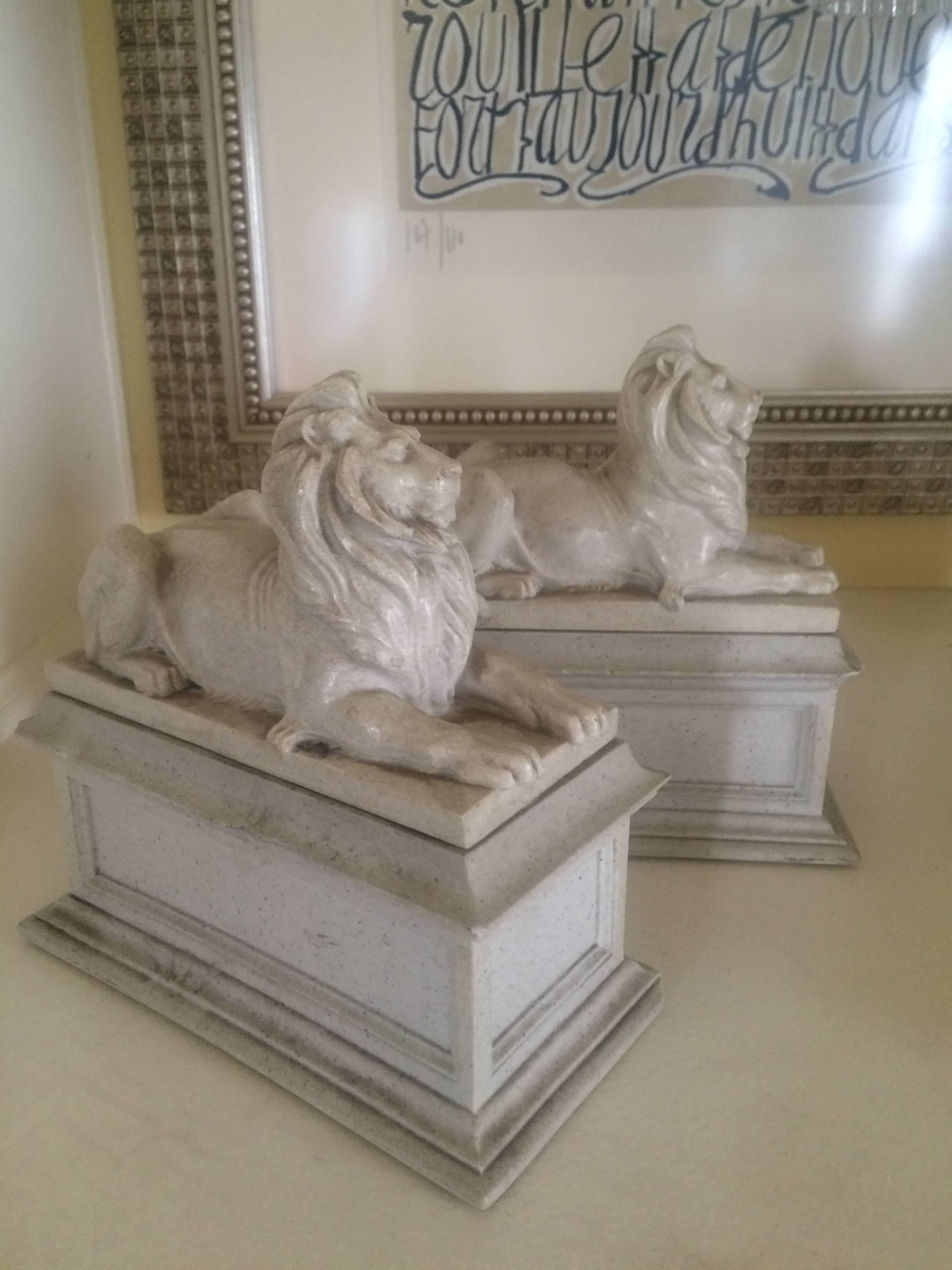 Large Pair of Lion Bookends In Good Condition In Los Angeles, CA