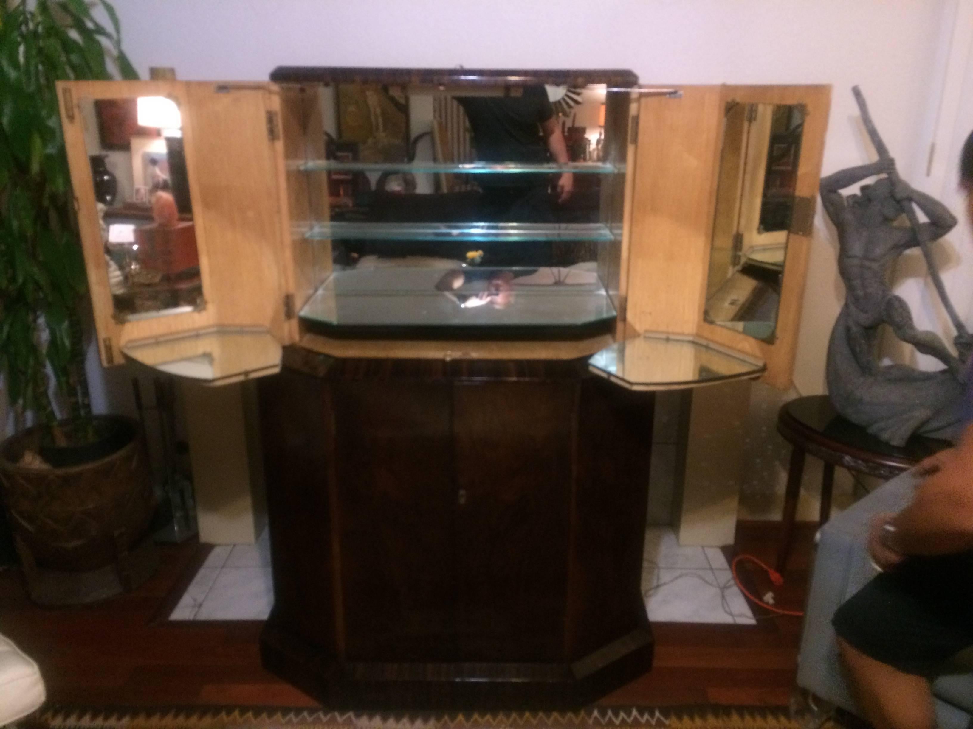 English Art Deco Cocktail Cabinet In Excellent Condition In Los Angeles, CA