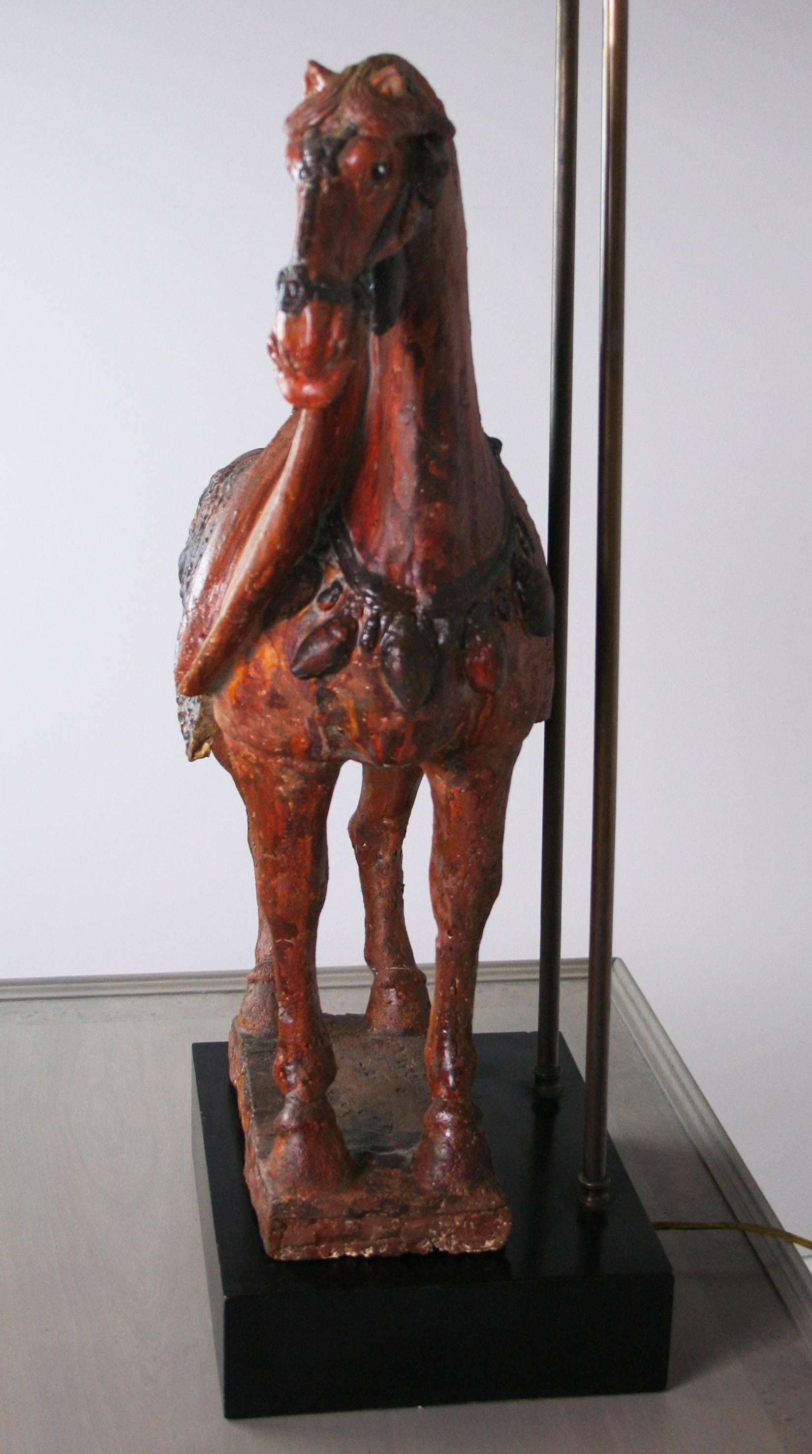 Mid-Century Modern Monumentale cheval de style dynastie Tang monté comme une lampe en vente