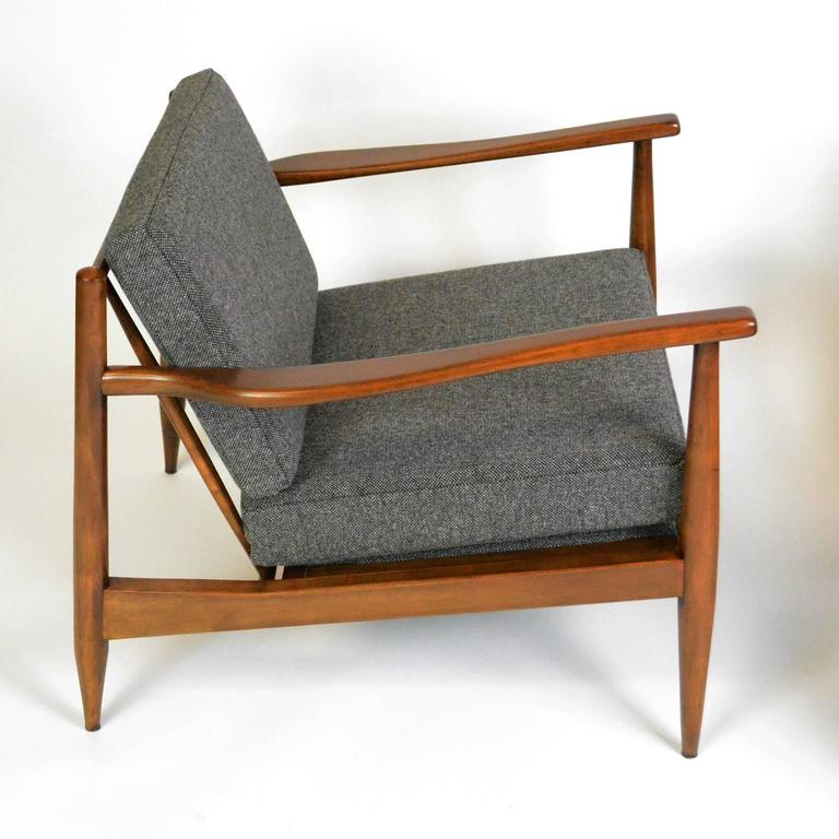 Pair Of Danish Modern Walnut Lounge Chairs At 1stdibs Mid Century Modern Pair Of Danish Walnut Lounge Chairs For
