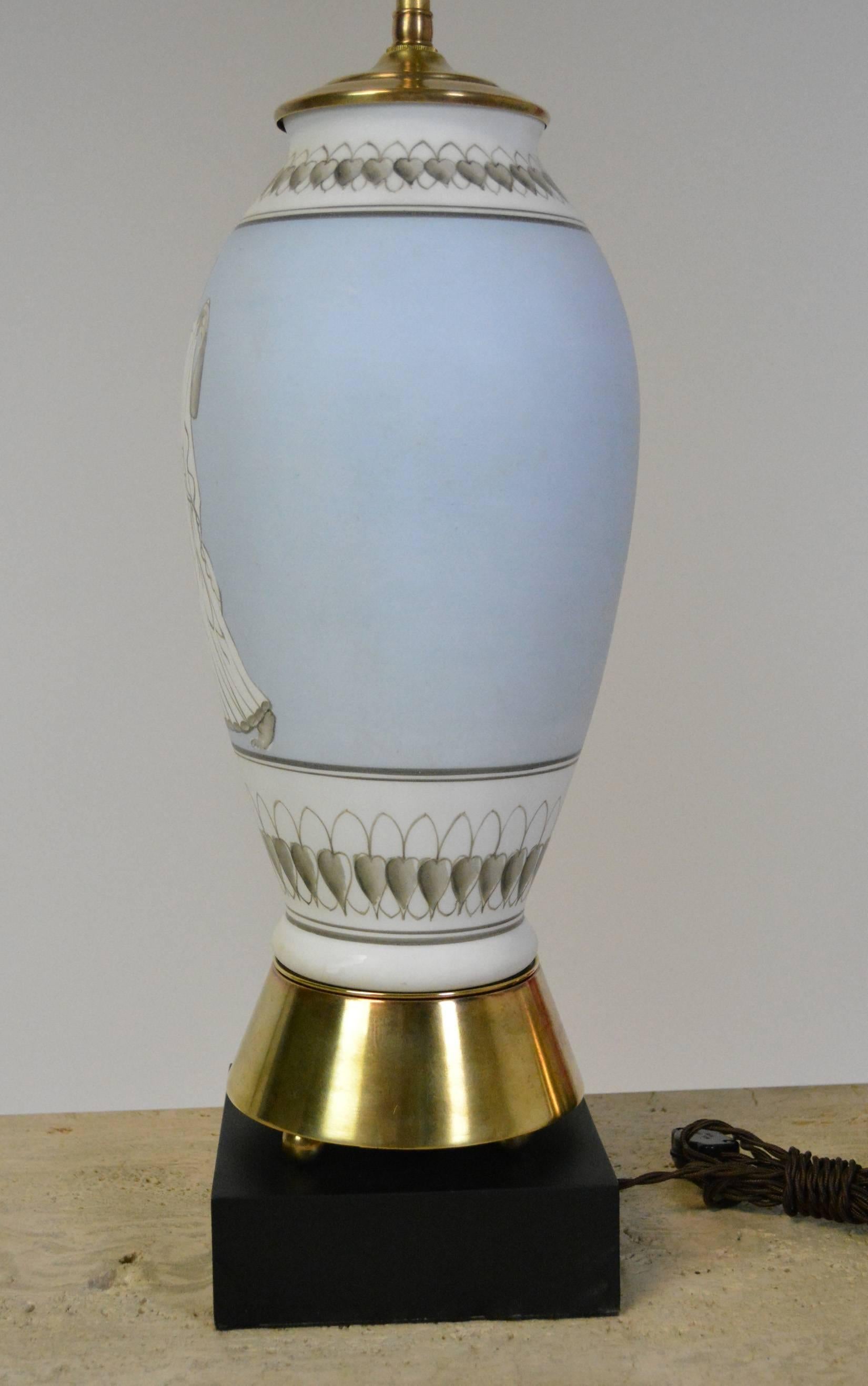 XX secolo Coppia di lampade neoclassiche di metà secolo in vendita