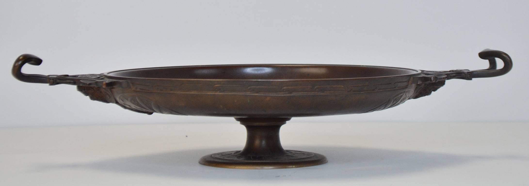 Neoclassical Revival 19th Century Bronze Tazza by Barbedienne For Sale