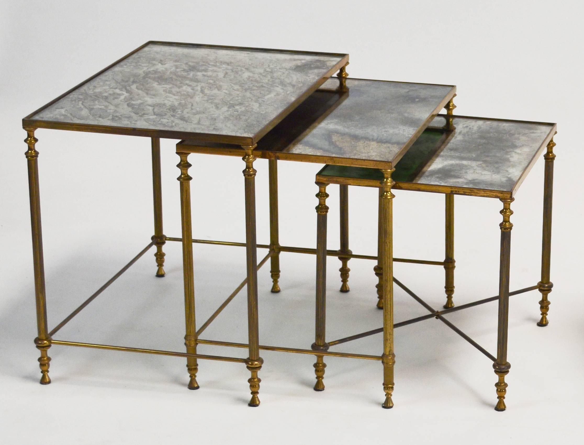 Pair of French Neoclassical Nesting Tables In Good Condition In Palm Springs, CA