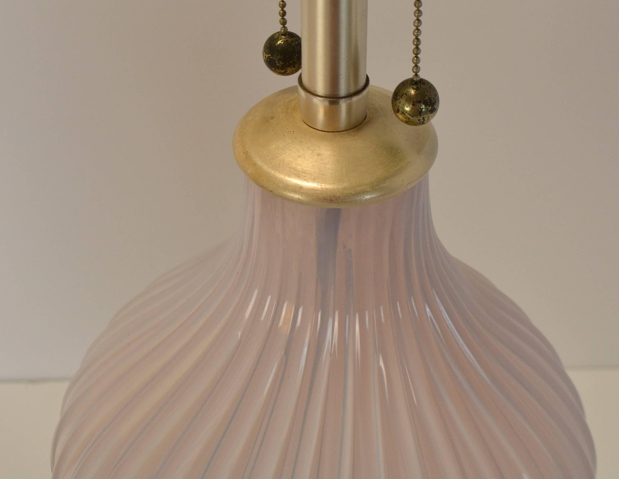Argenté Paire de lampes Marbro en verre de Murano rose poudré, années 1960 en vente