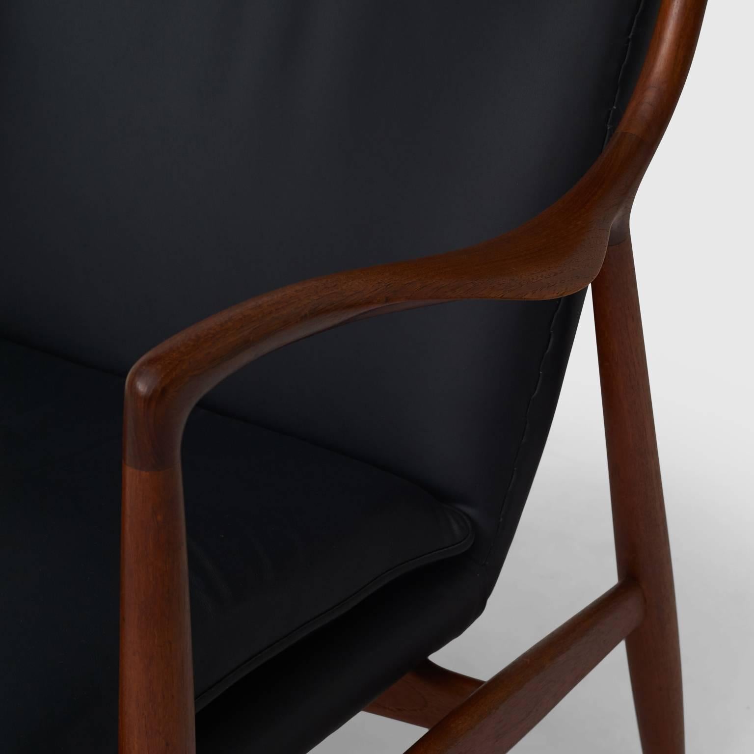 Scandinavian Modern Finn Juhl NV45 Lounge Chair