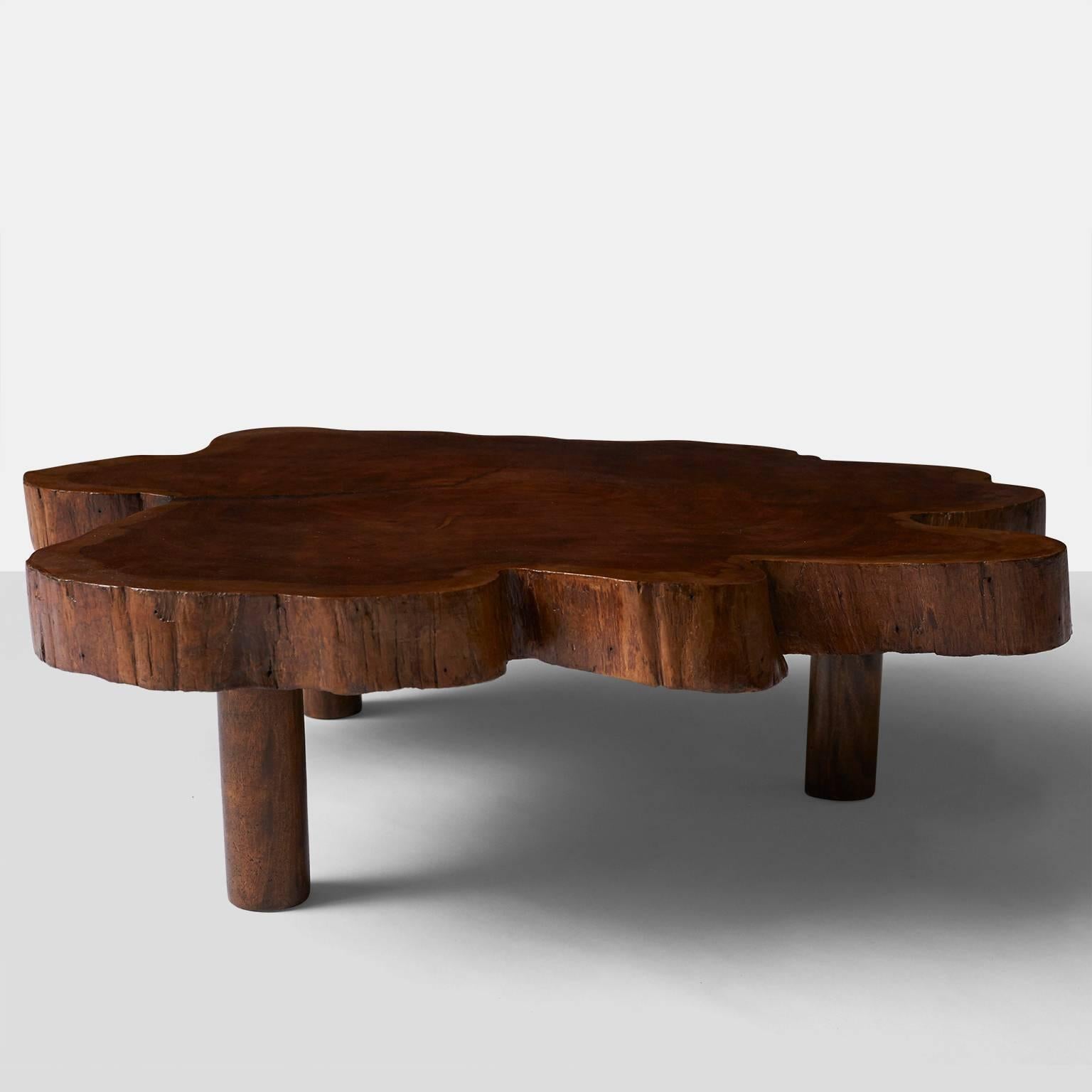 An exceptionally rare "tronco" table in solid Jacaranda by Joaquim Tenreiro for the Tenreiro Models & Decoraciones store in Rio de Janeiro, circa 1960s.
Retains the original label.