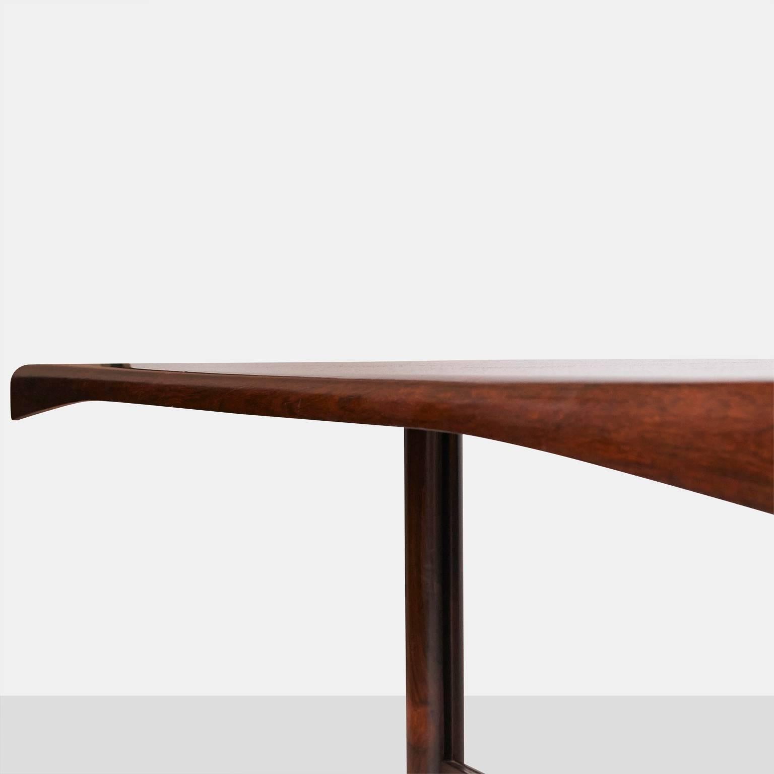 Mid-Century Modern Dining Table by Jorge Zalszupin