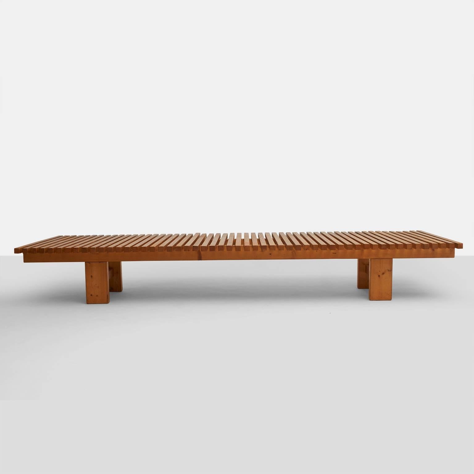 A long bench in pine by Charlotte Perriand for Les Arcs, Savoie.
France, circa 1960s.


 