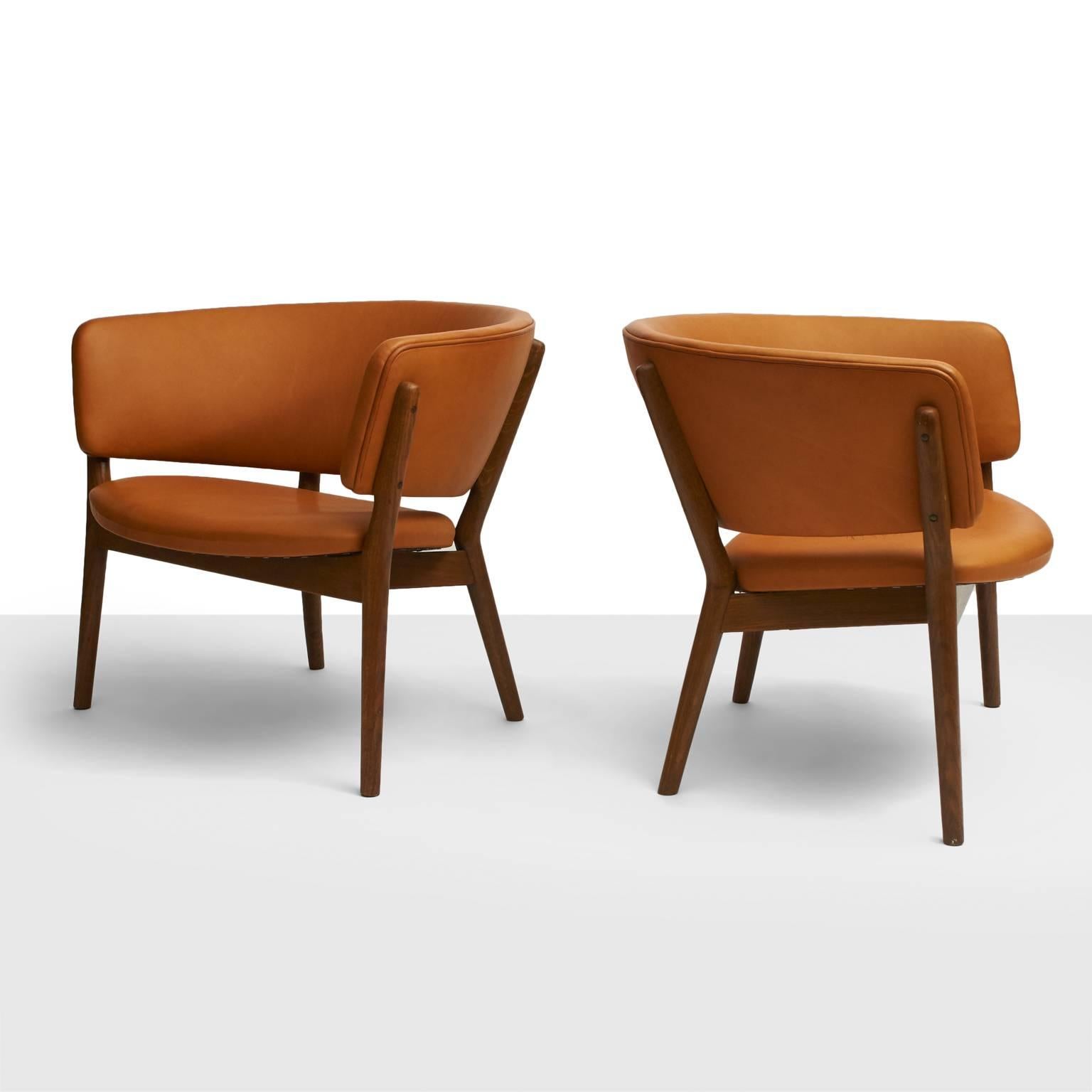 A pair of model ND83 lounge chairs. Oak frame and reupholstered in a soft, cognac aniline leather. Designed in 1952. Produced by Willadsen Møbelfabrik.
Price shown is for the pair of chairs.