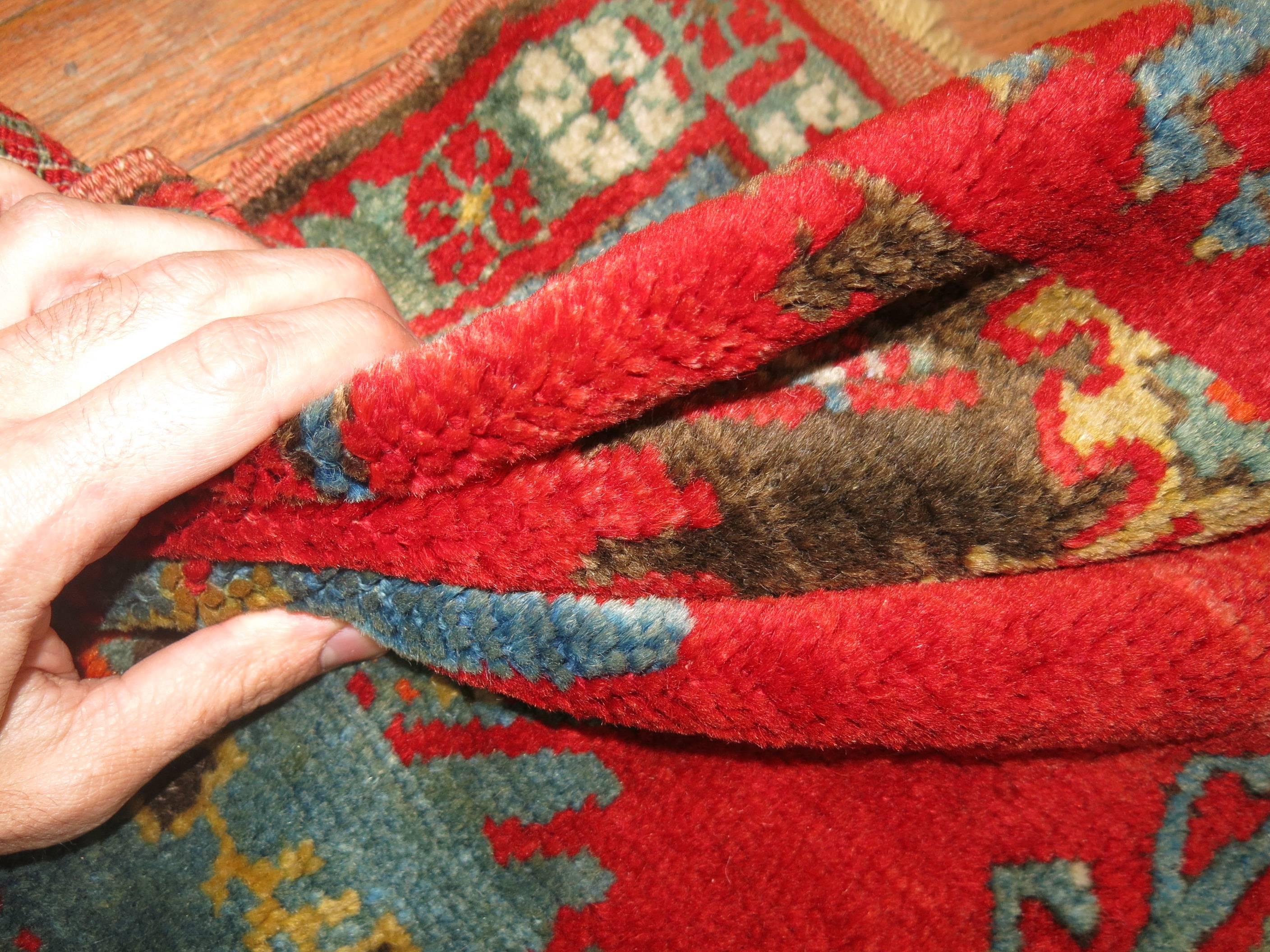 Antique Turkish Yastik Oushak Rug Mat In Excellent Condition For Sale In New York, NY