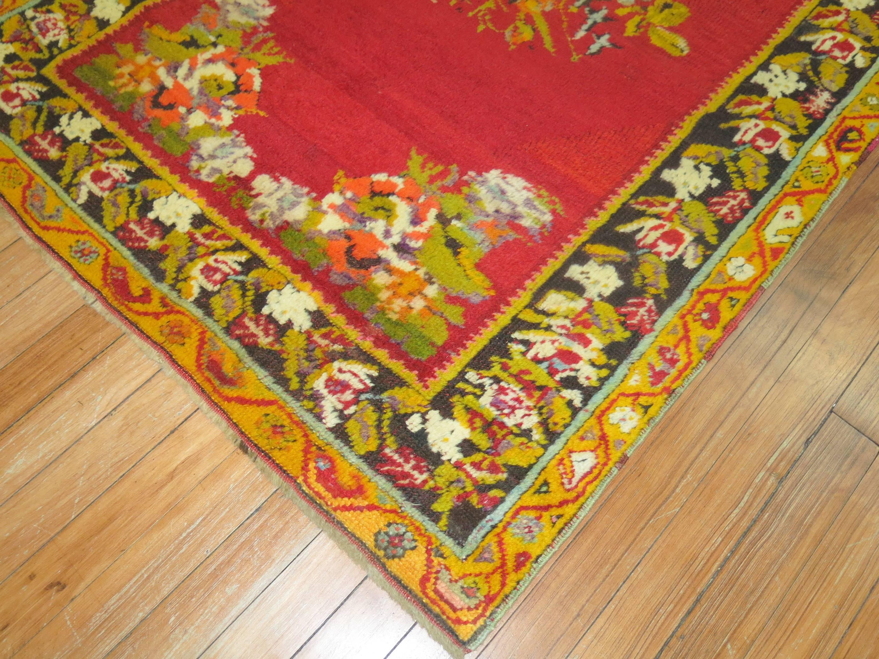 Floral Turkish Medallion Rug In Excellent Condition In New York, NY