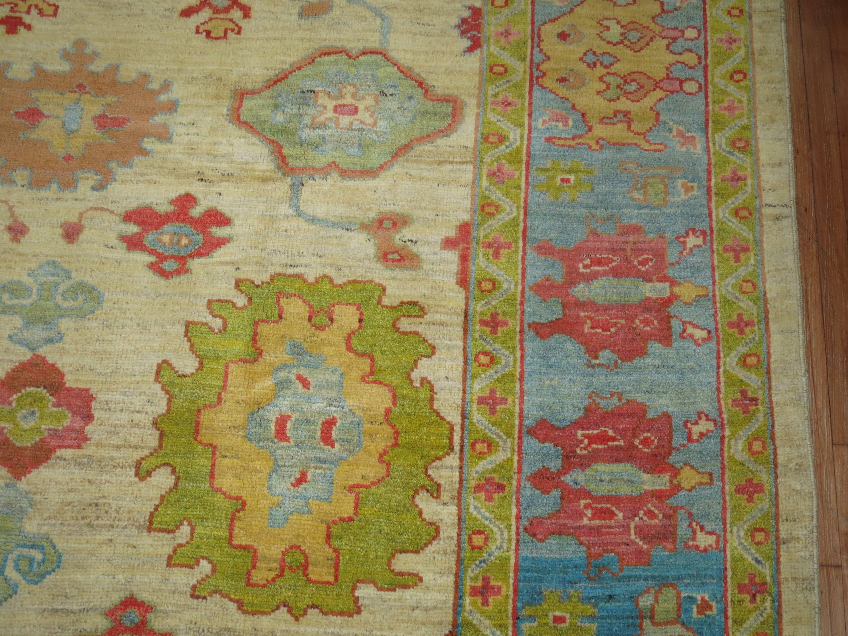 Decorative Turkish Oushak Rug  In Excellent Condition In New York, NY