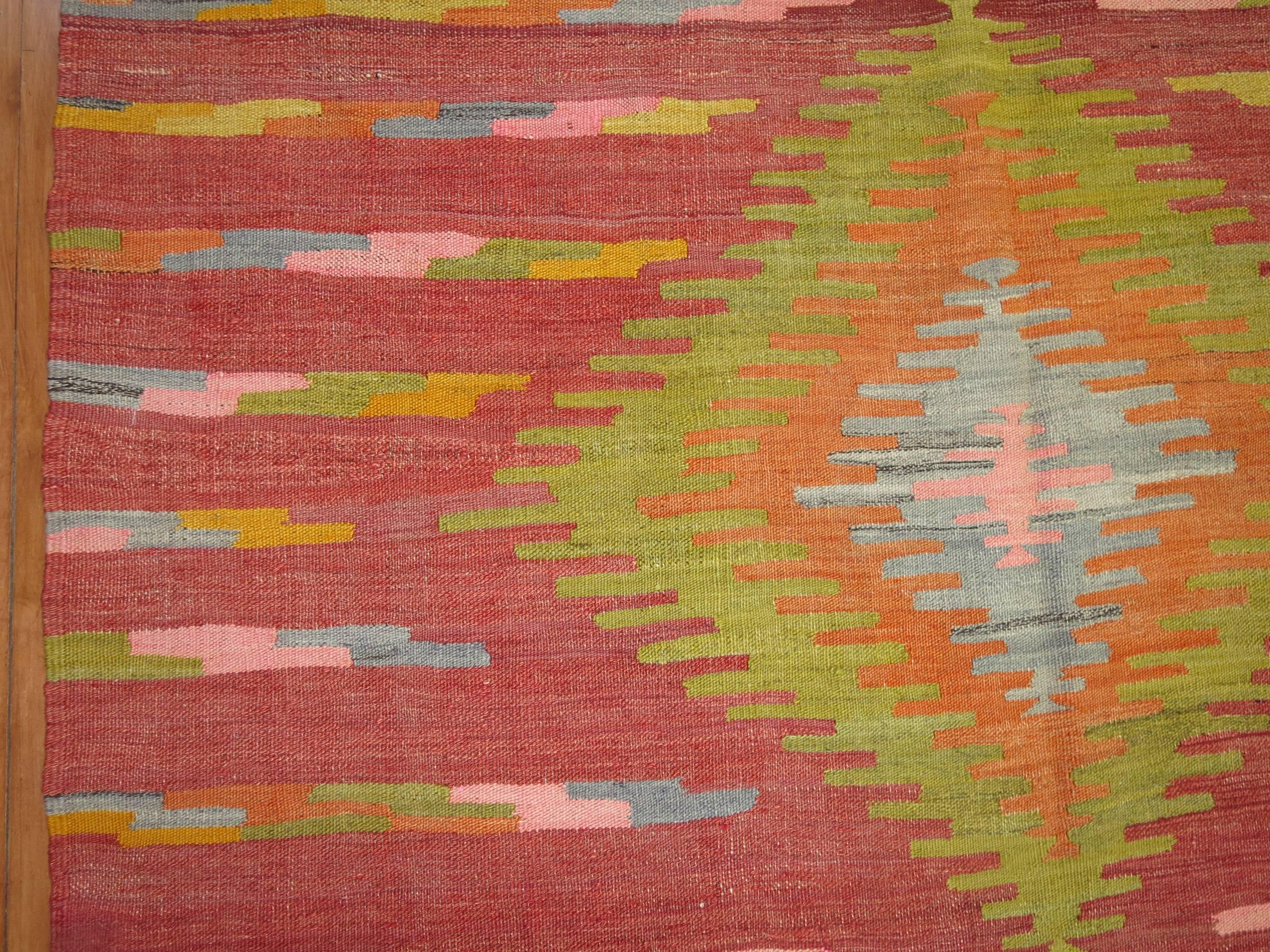 Turkish Kilim Area Size Flat Weave Rug In Good Condition For Sale In New York, NY